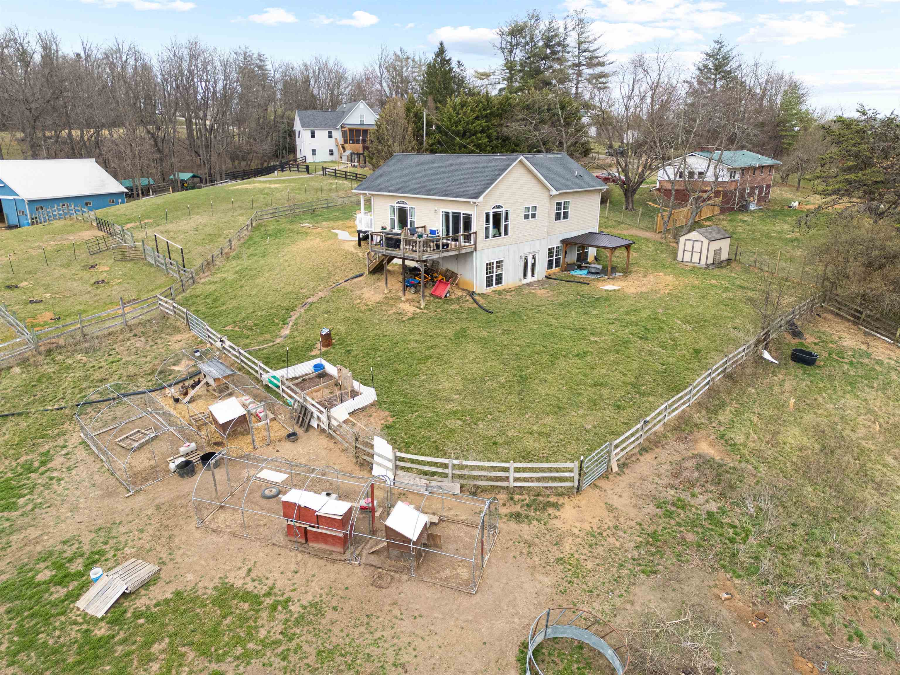 285 EASY Street
