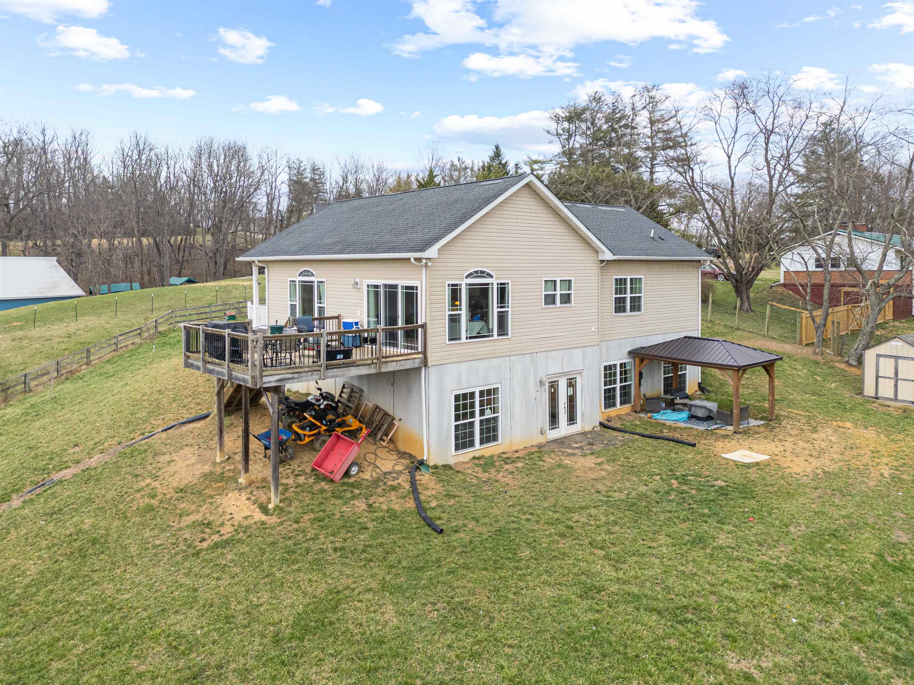 285 EASY Street