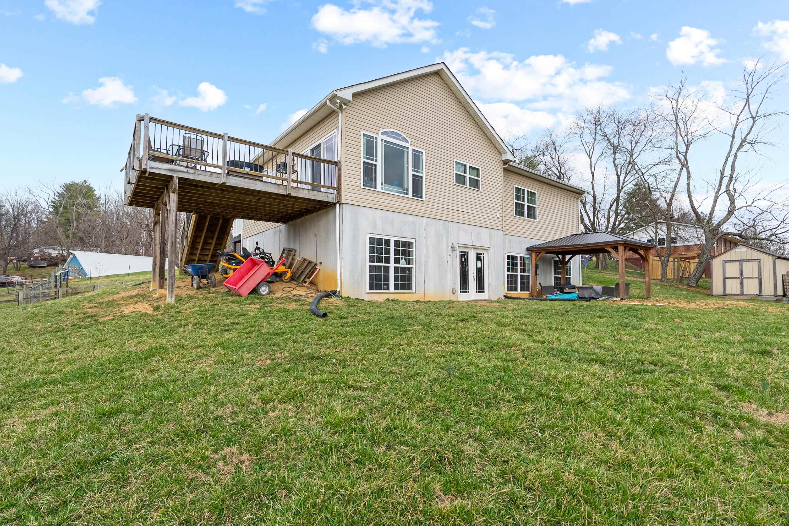 285 EASY Street