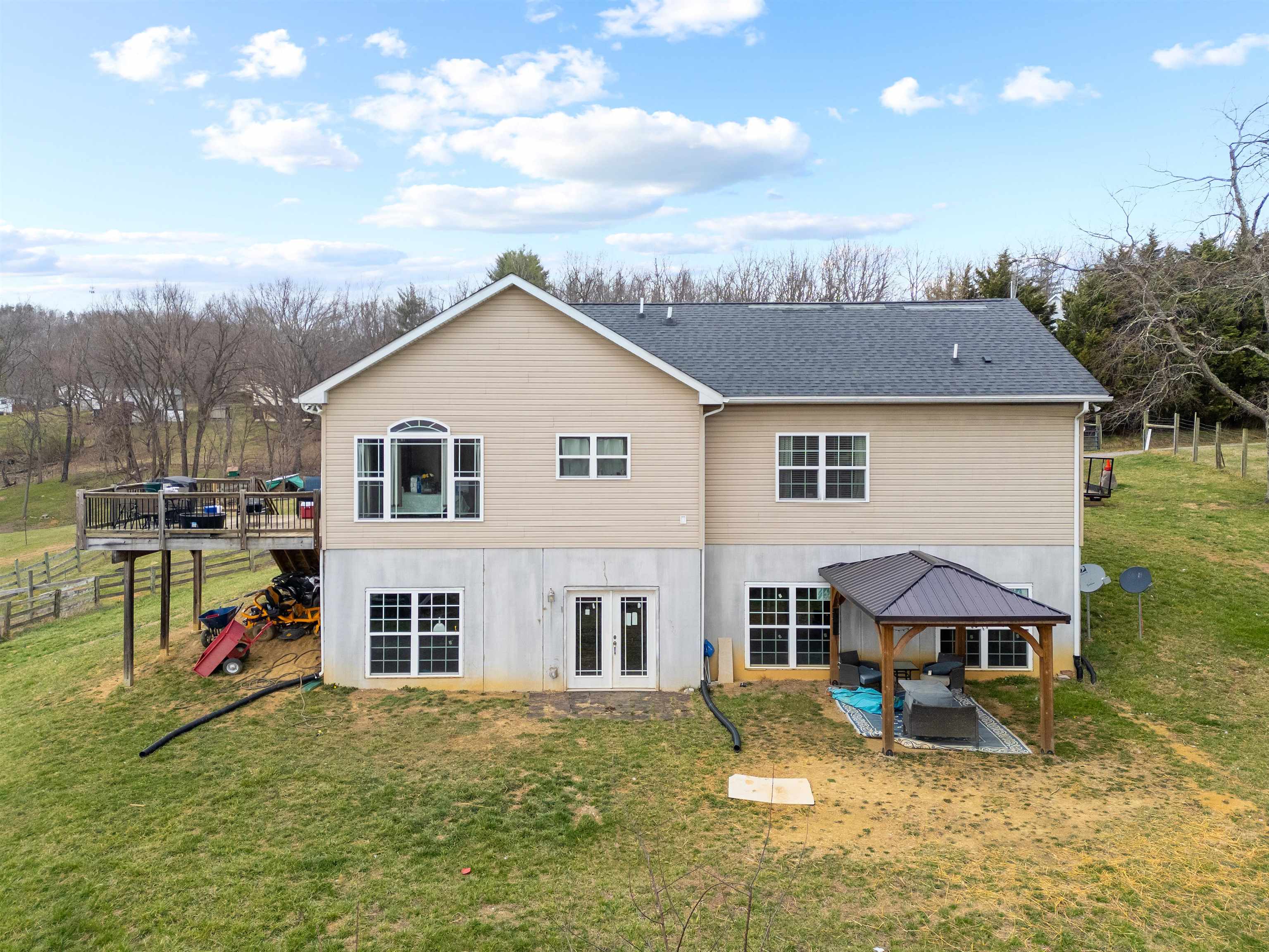 285 EASY Street
