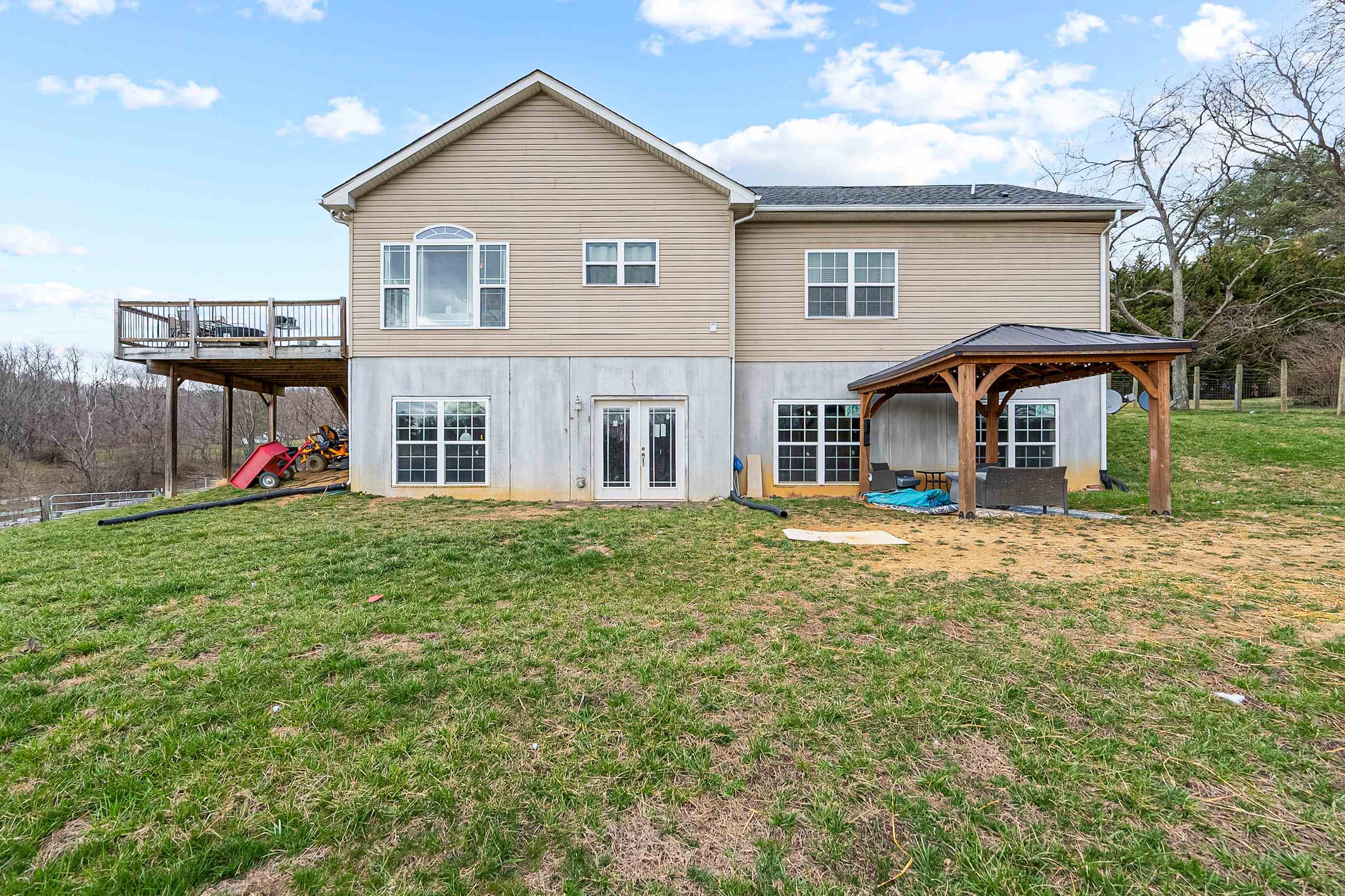 285 EASY Street