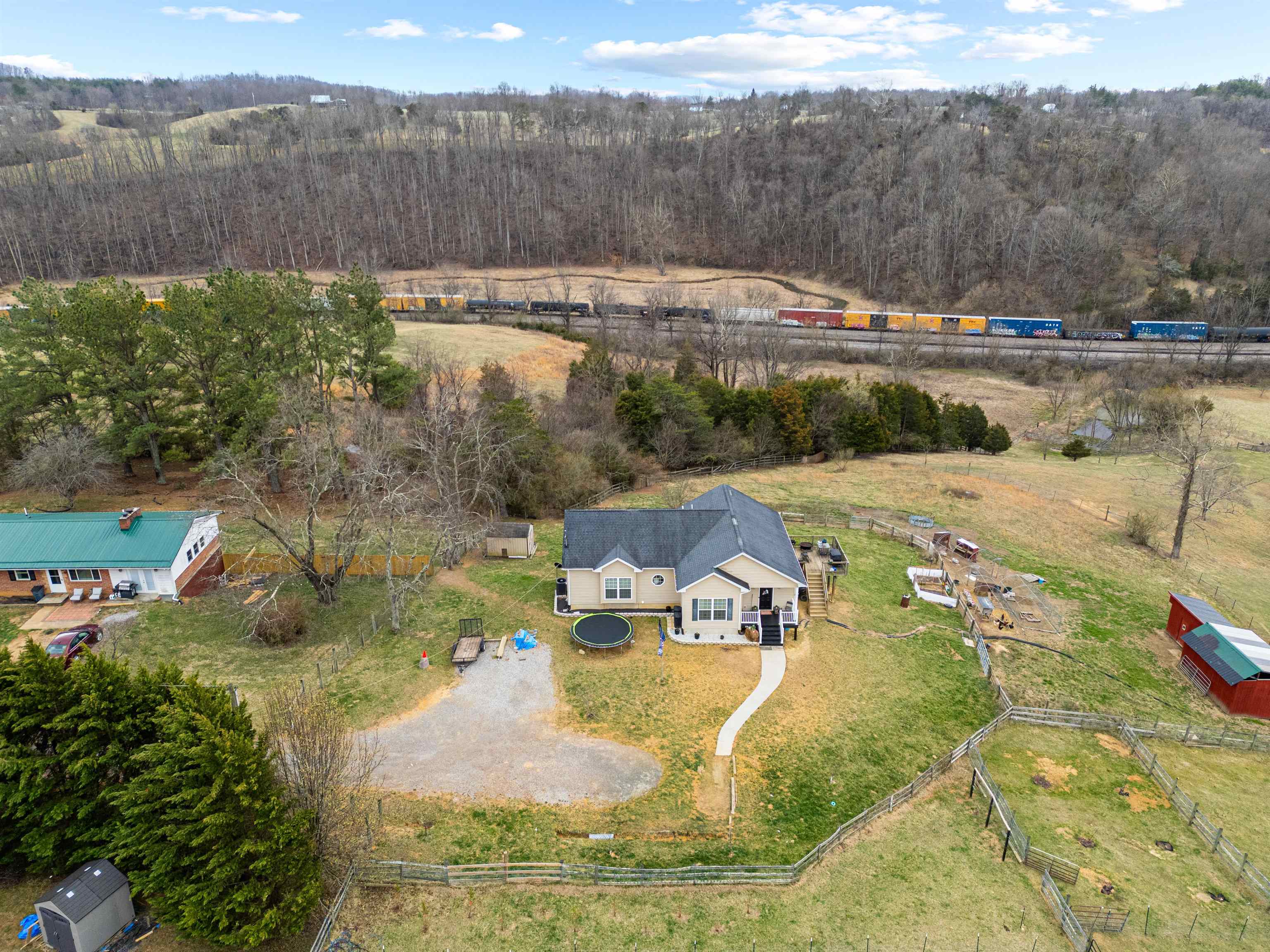 285 EASY Street
