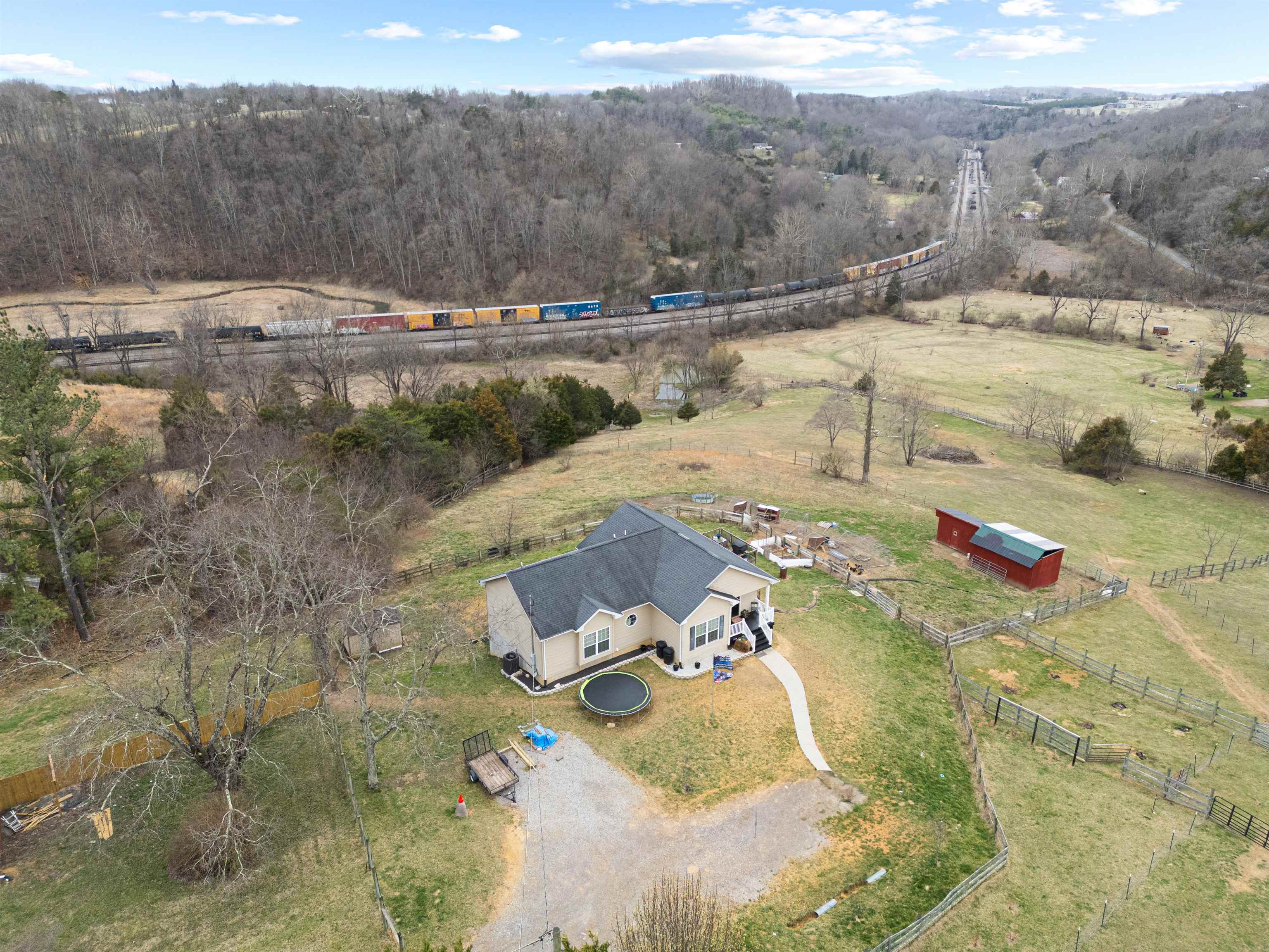 285 EASY Street