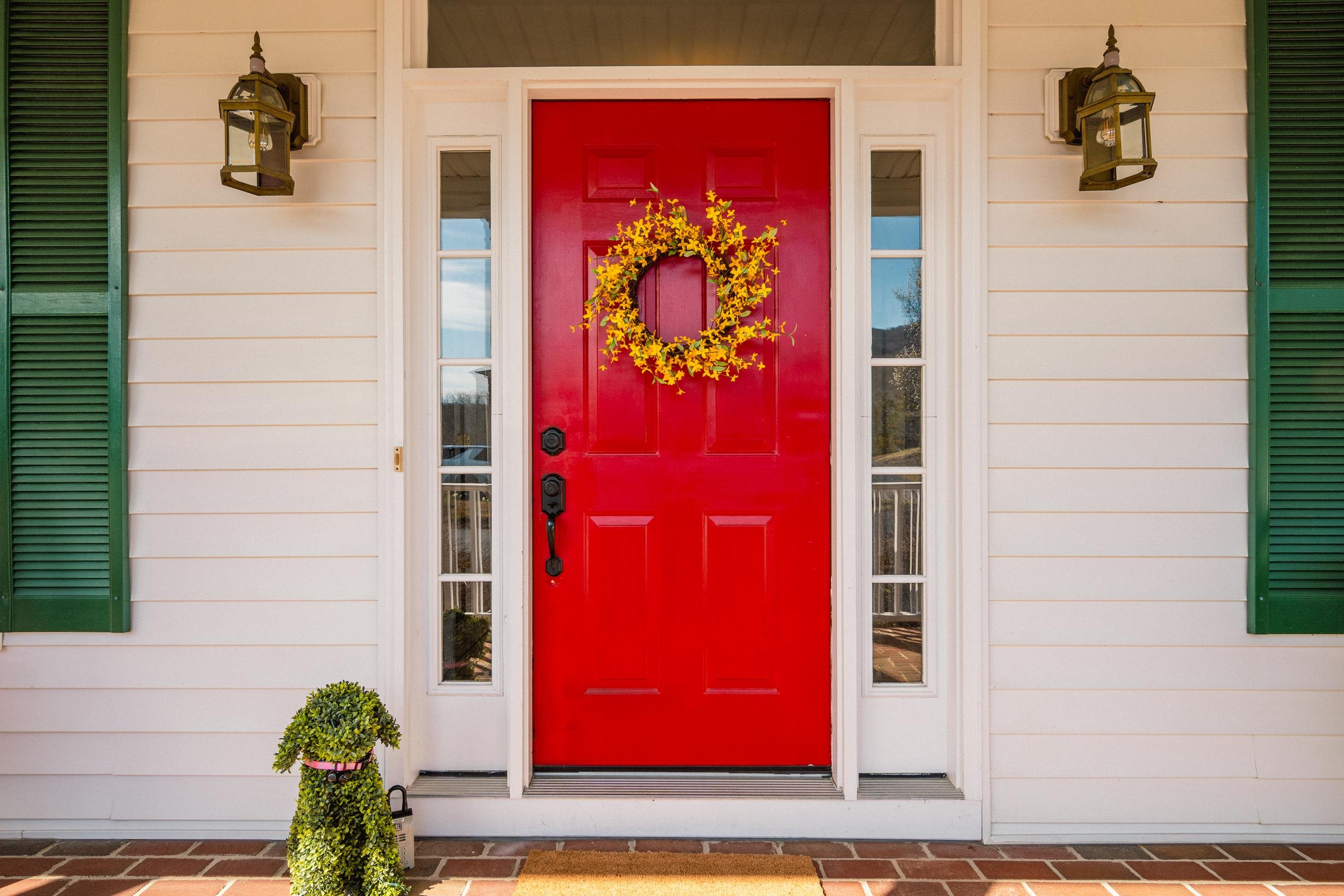 1745 Mountainside Drive