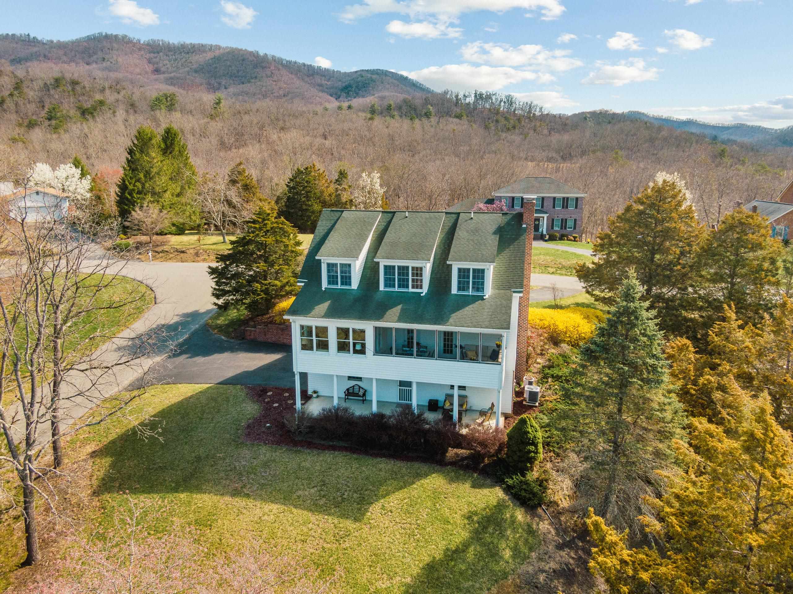 1745 Mountainside Drive