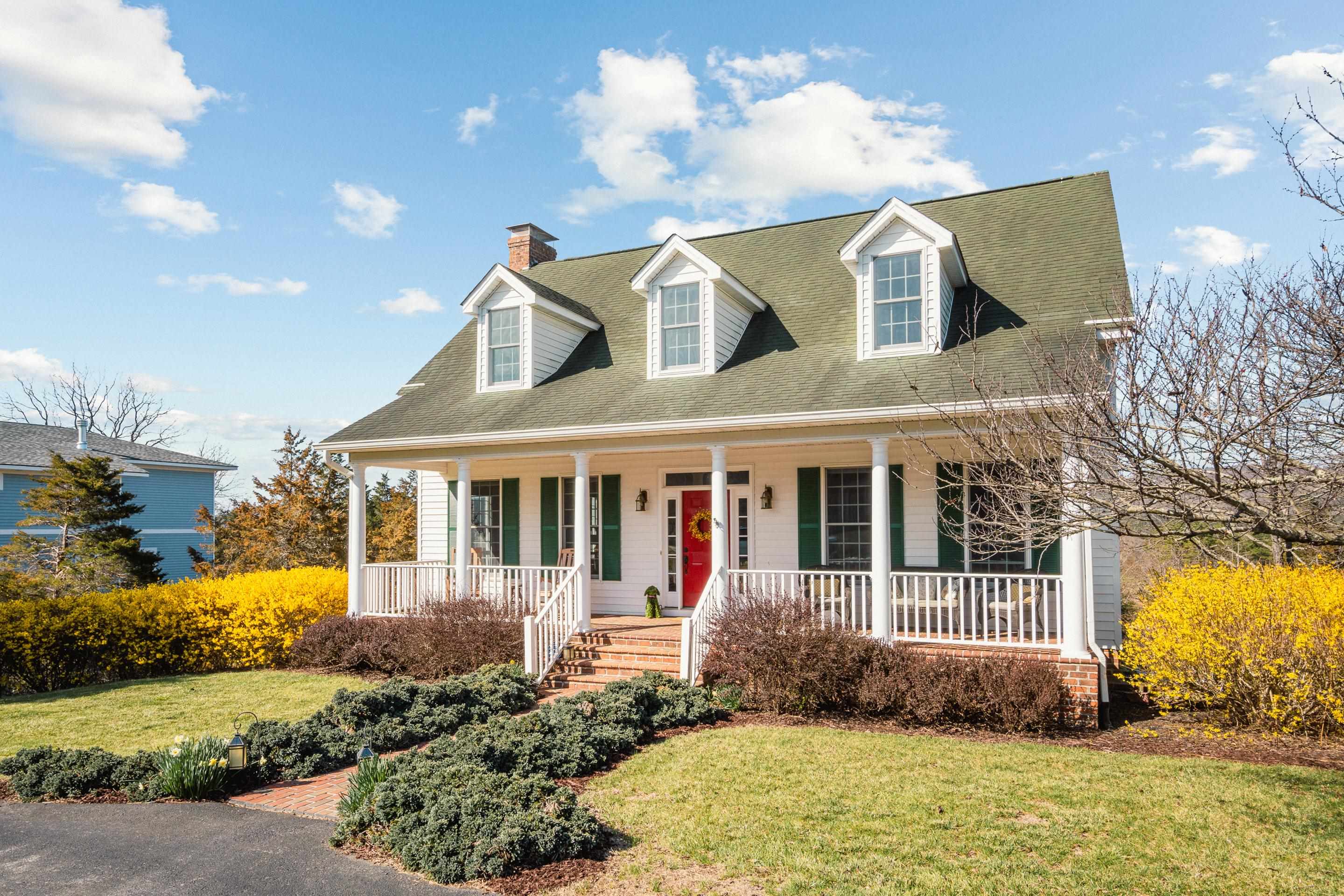 1745 Mountainside Drive