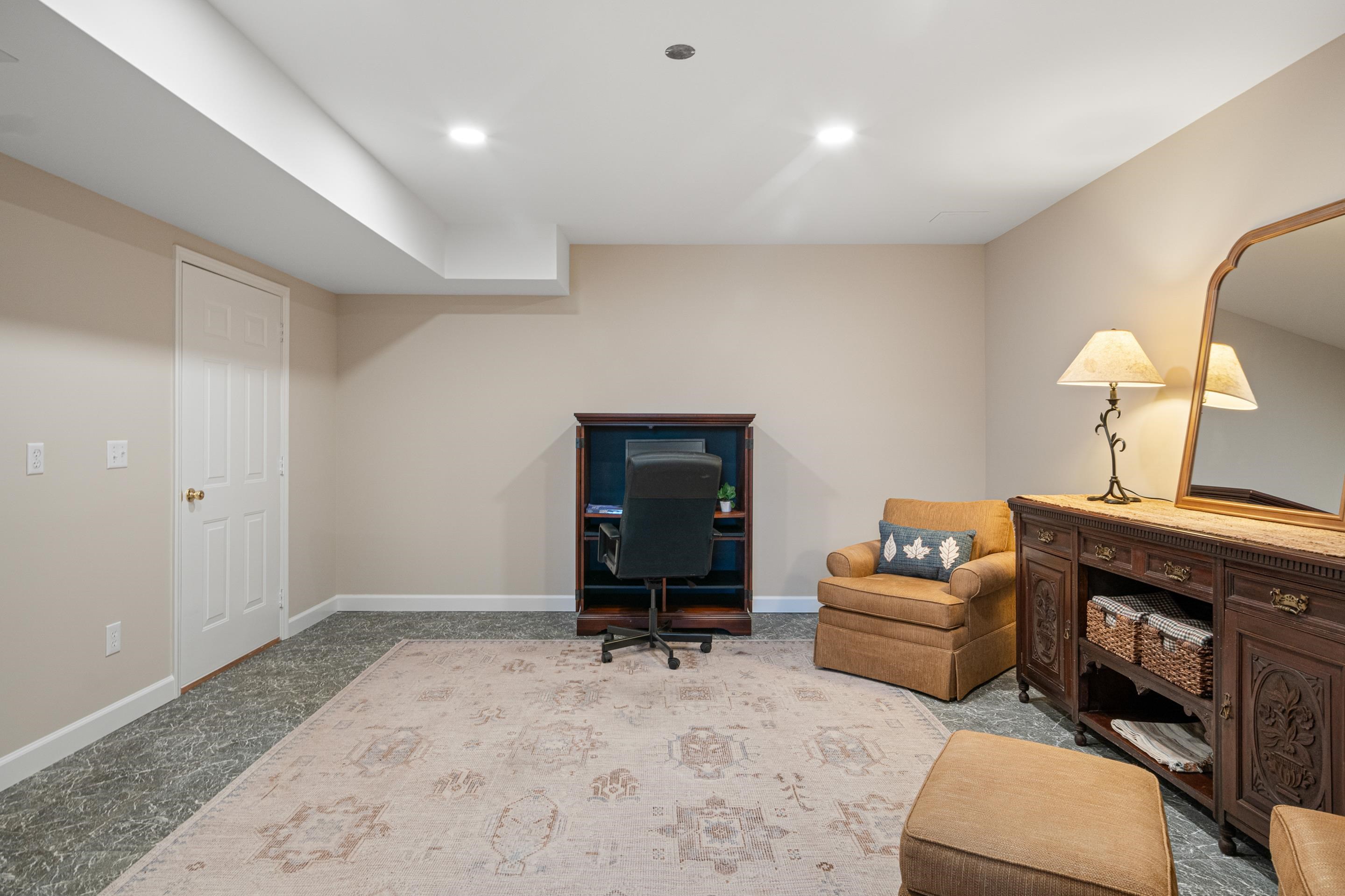 1745 Mountainside Drive