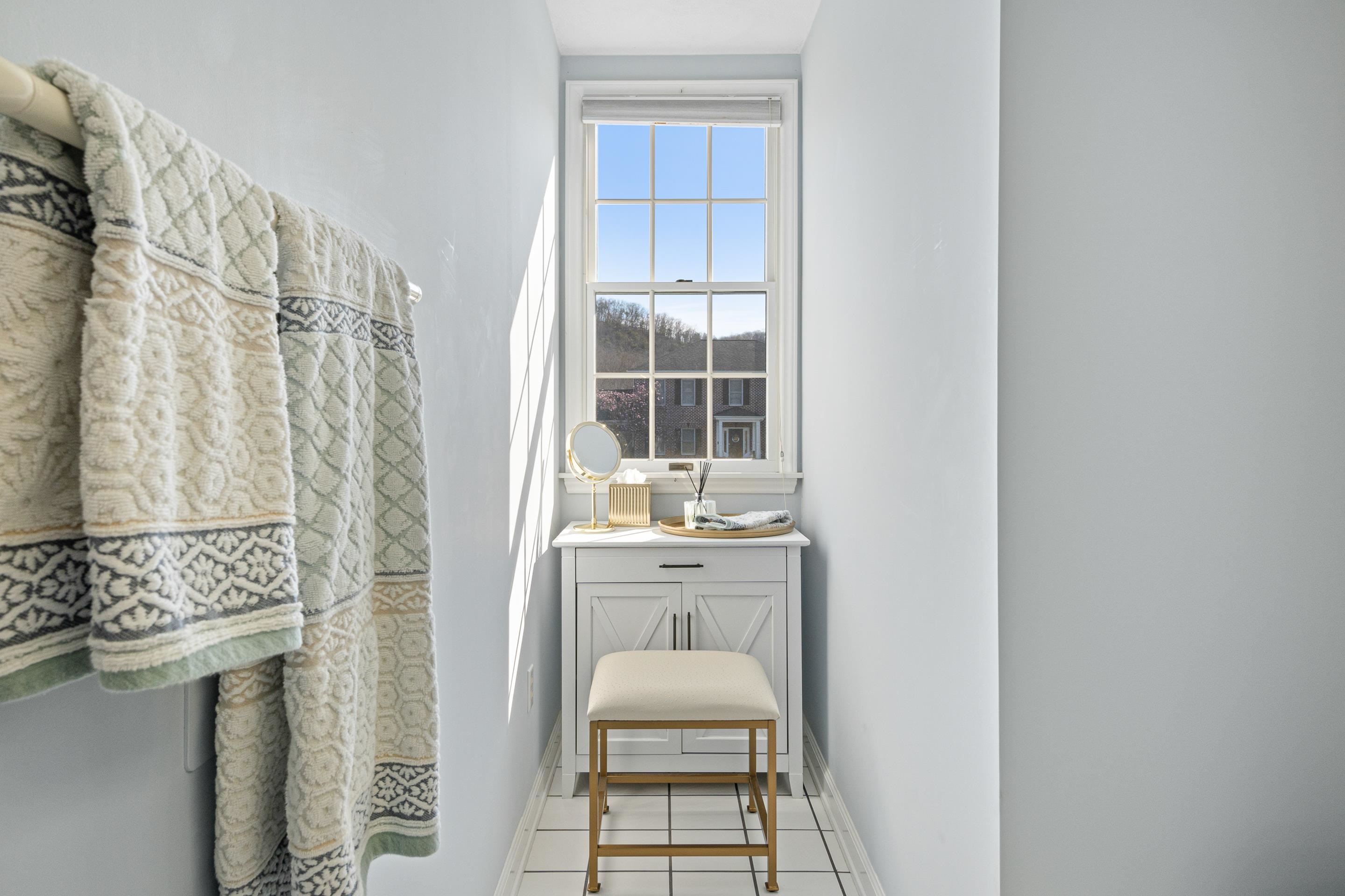 1745 Mountainside Drive