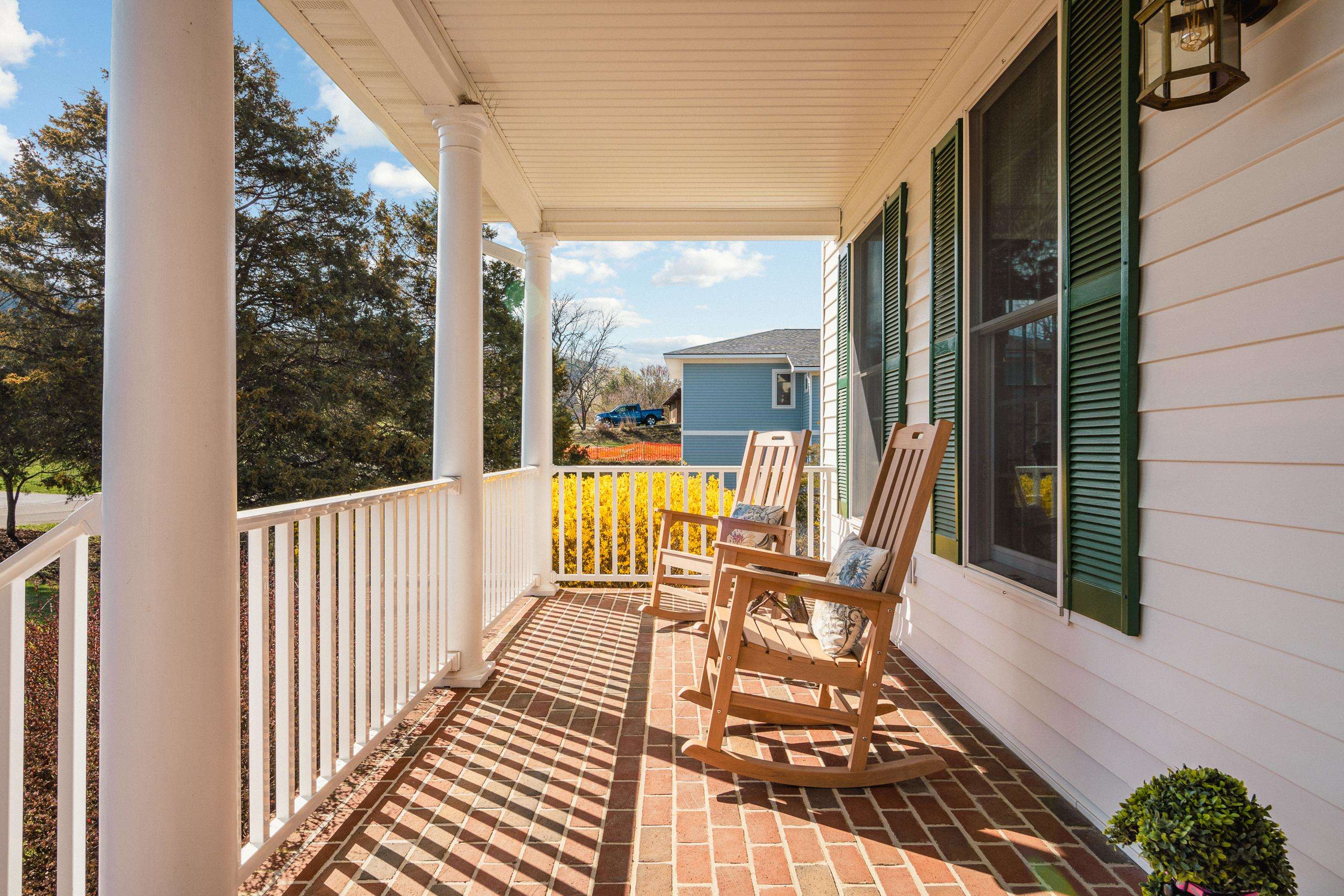 1745 Mountainside Drive