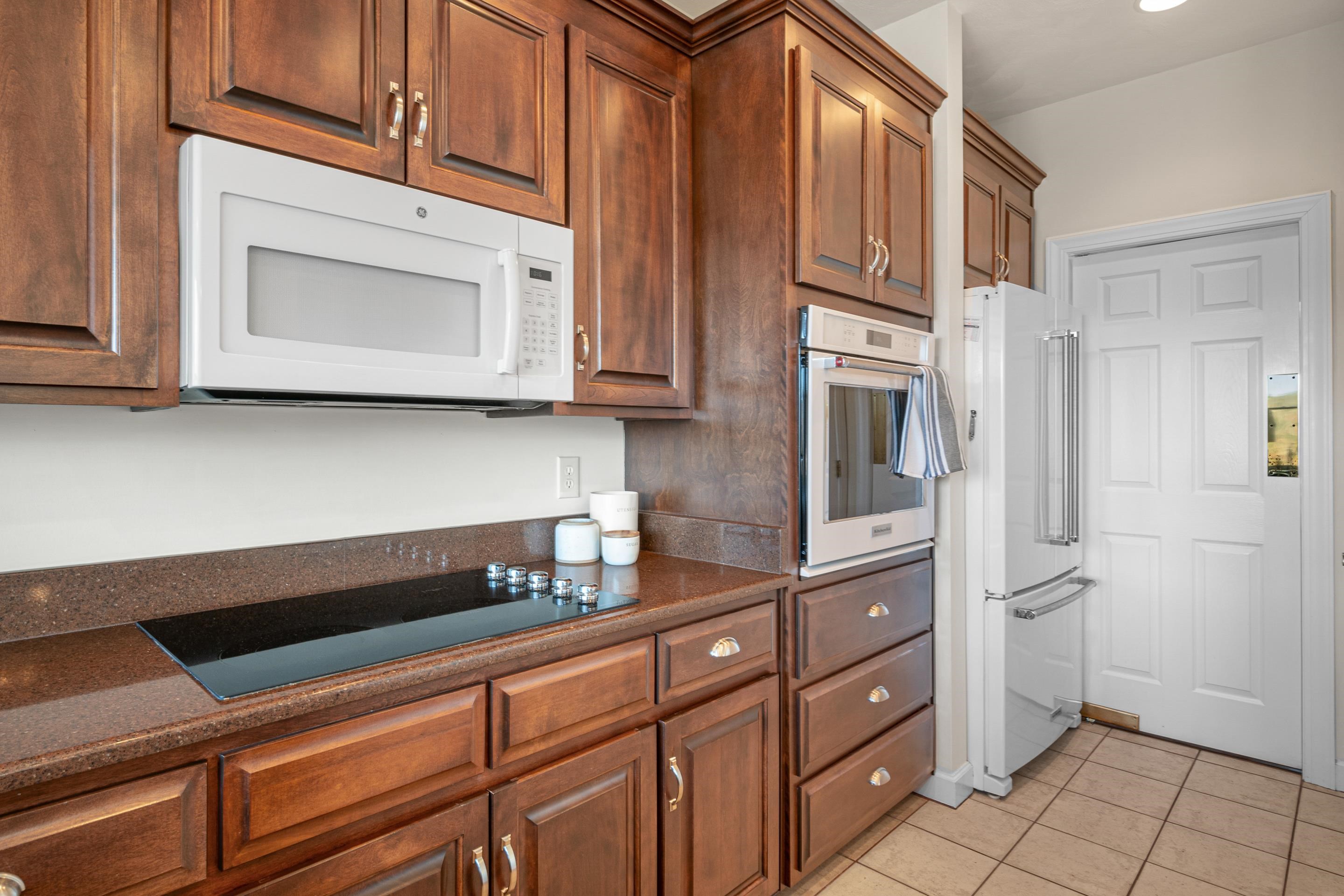 1745 Mountainside Drive