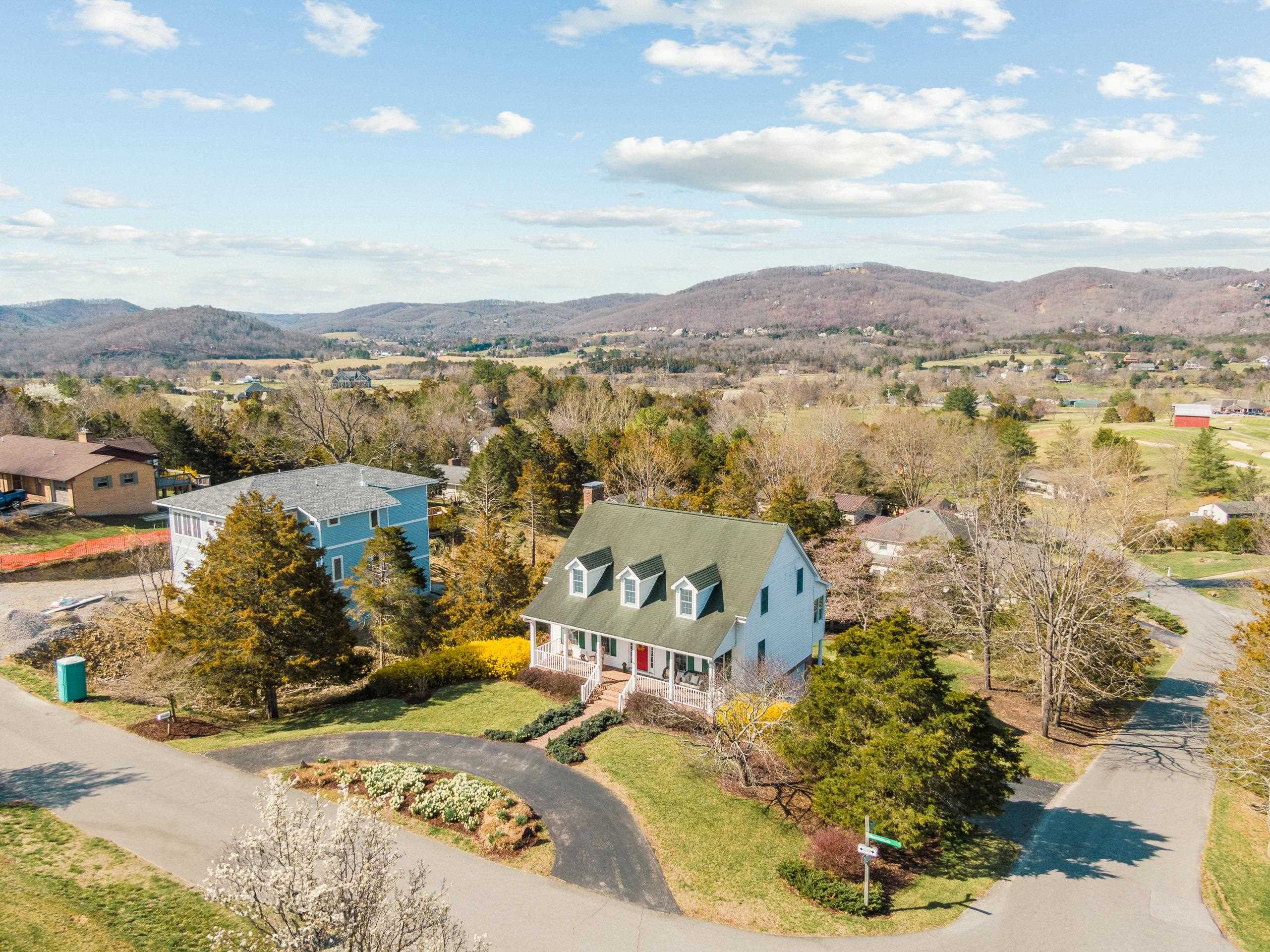 1745 Mountainside Drive