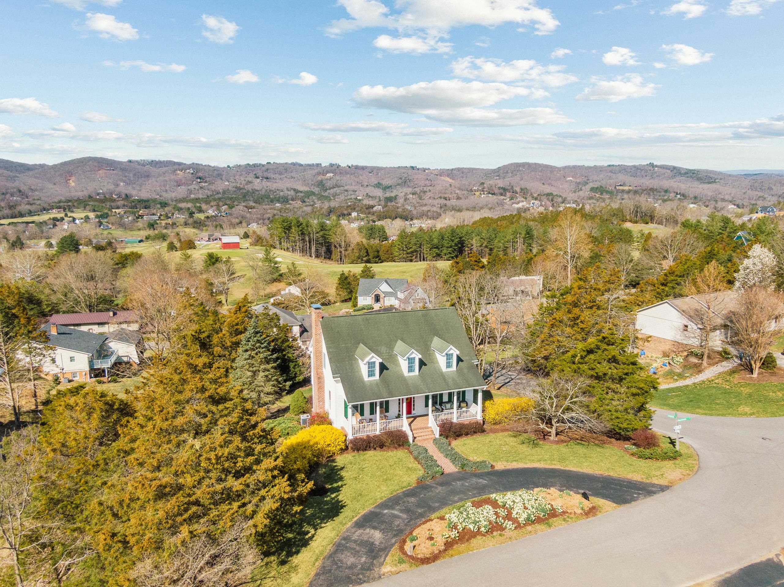 1745 Mountainside Drive