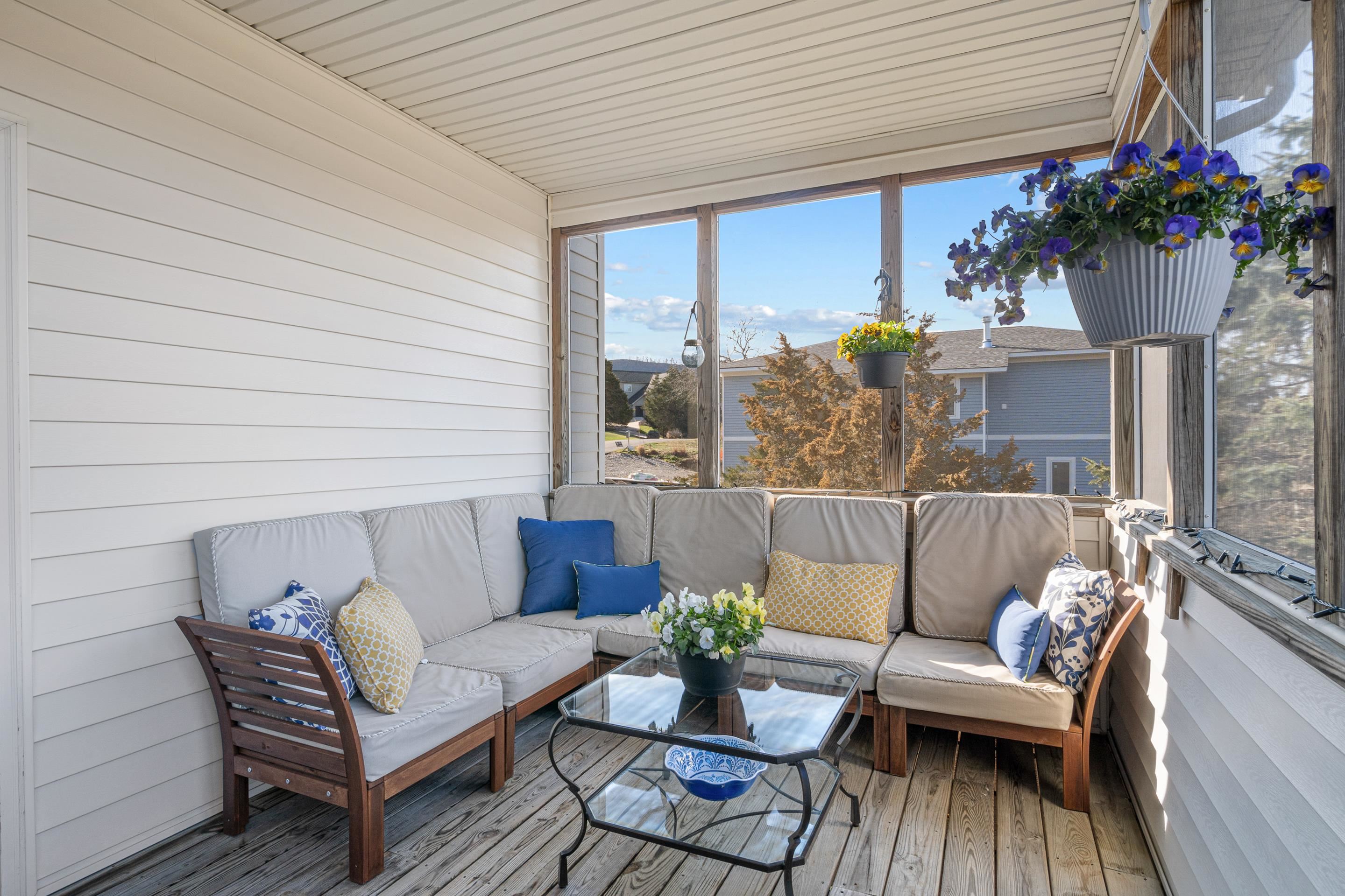 1745 Mountainside Drive