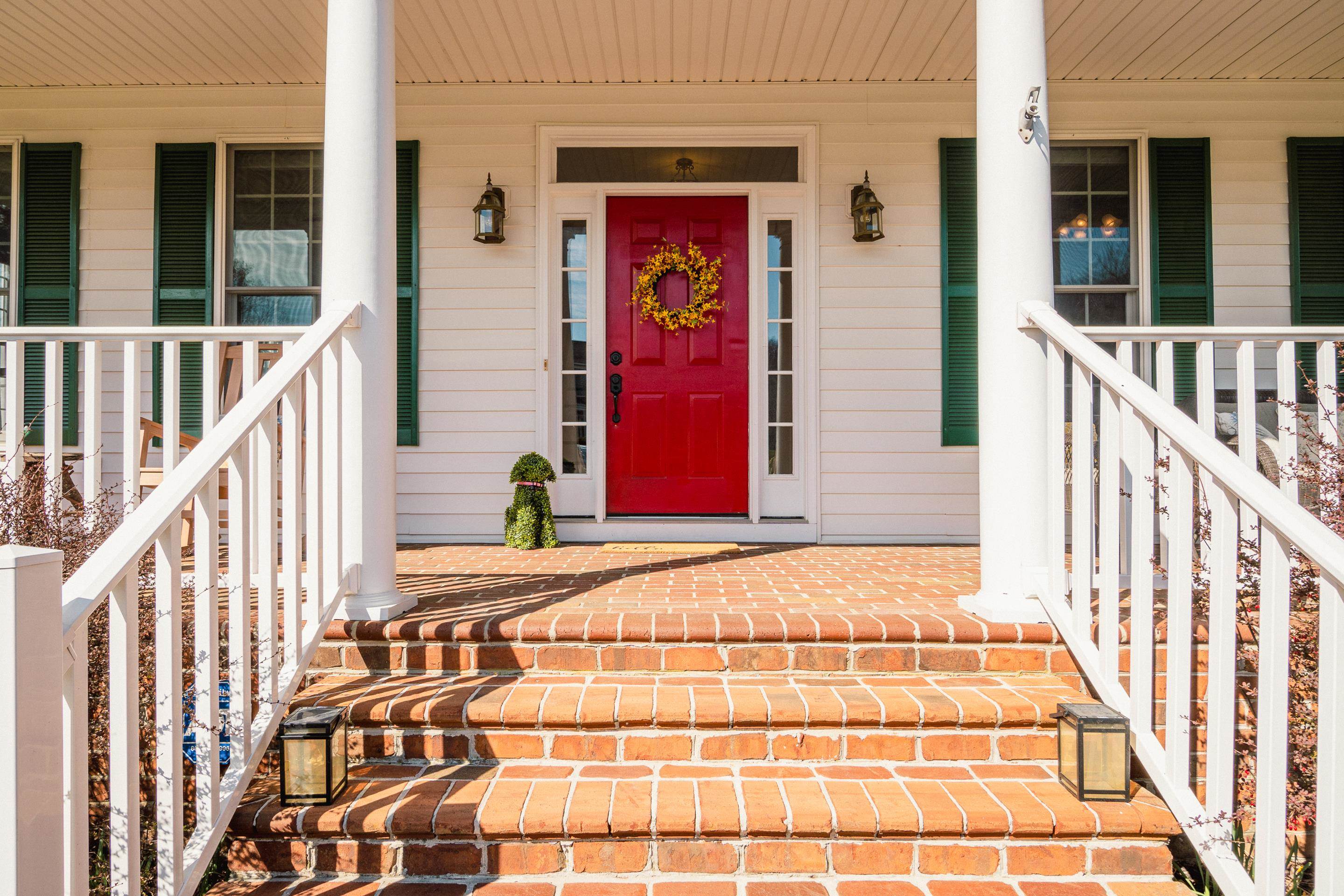 1745 Mountainside Drive