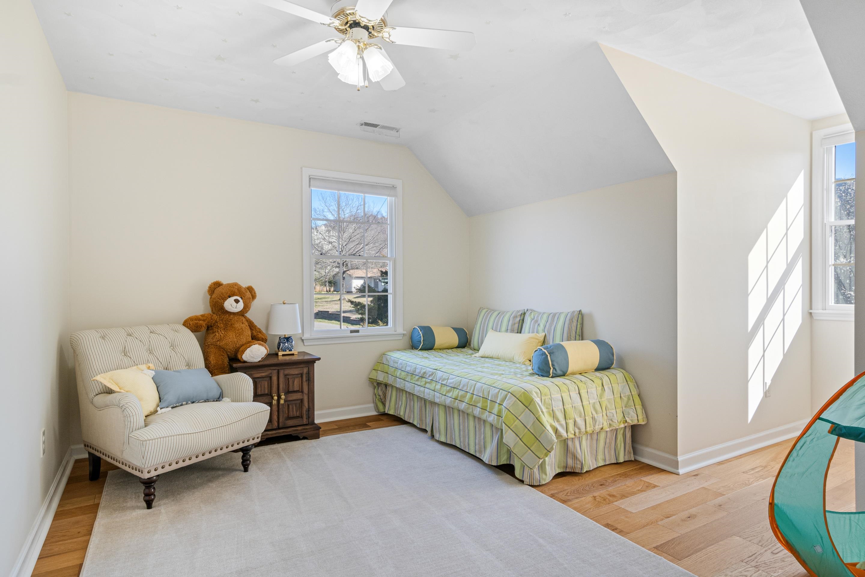 1745 Mountainside Drive