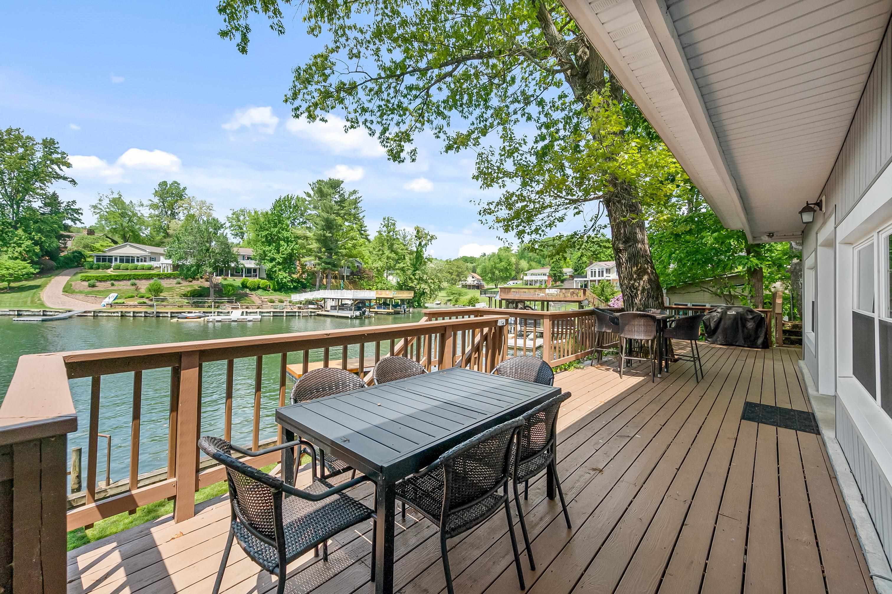 7143 Whipporwill Way