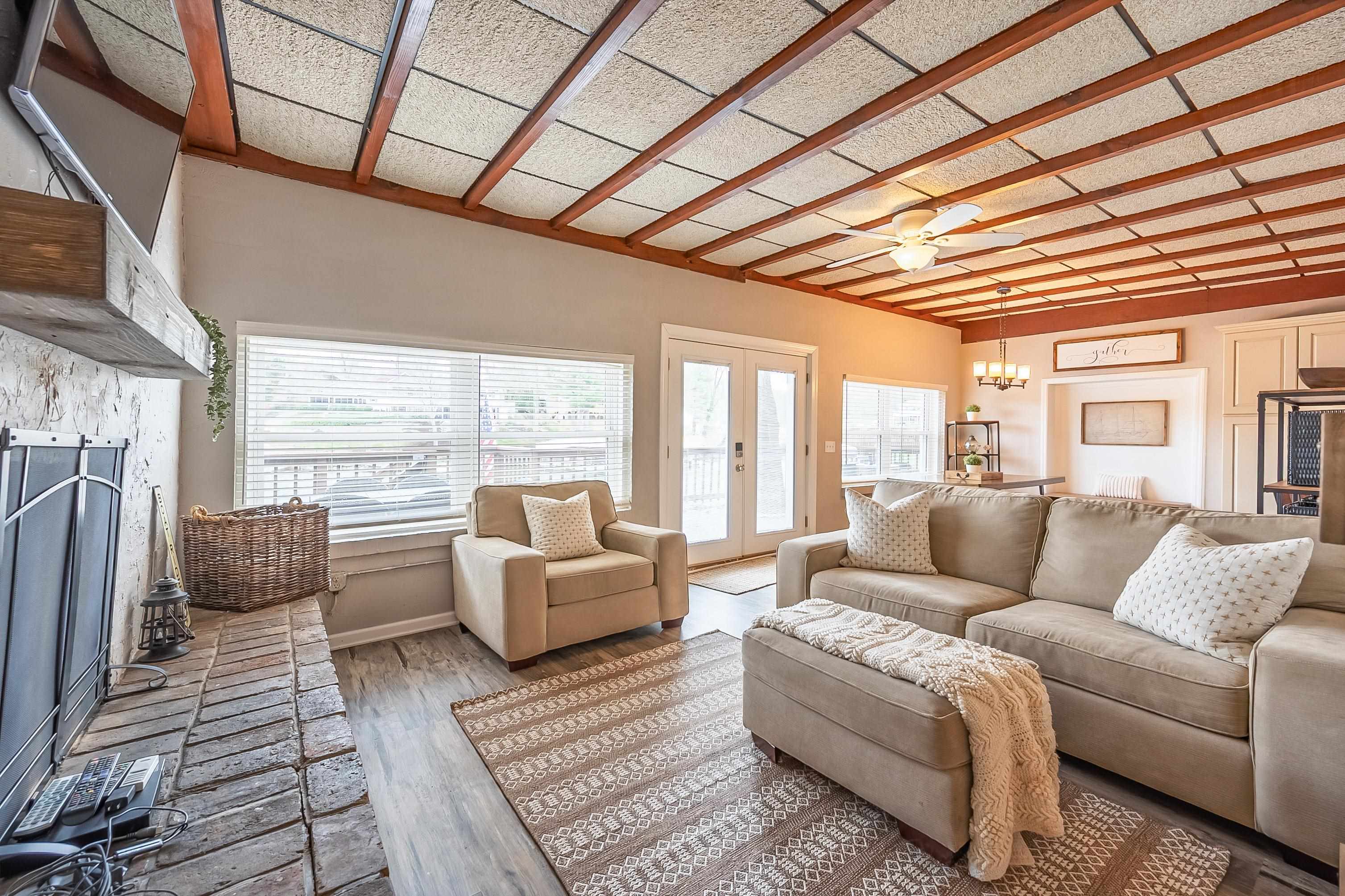 7143 Whipporwill Way