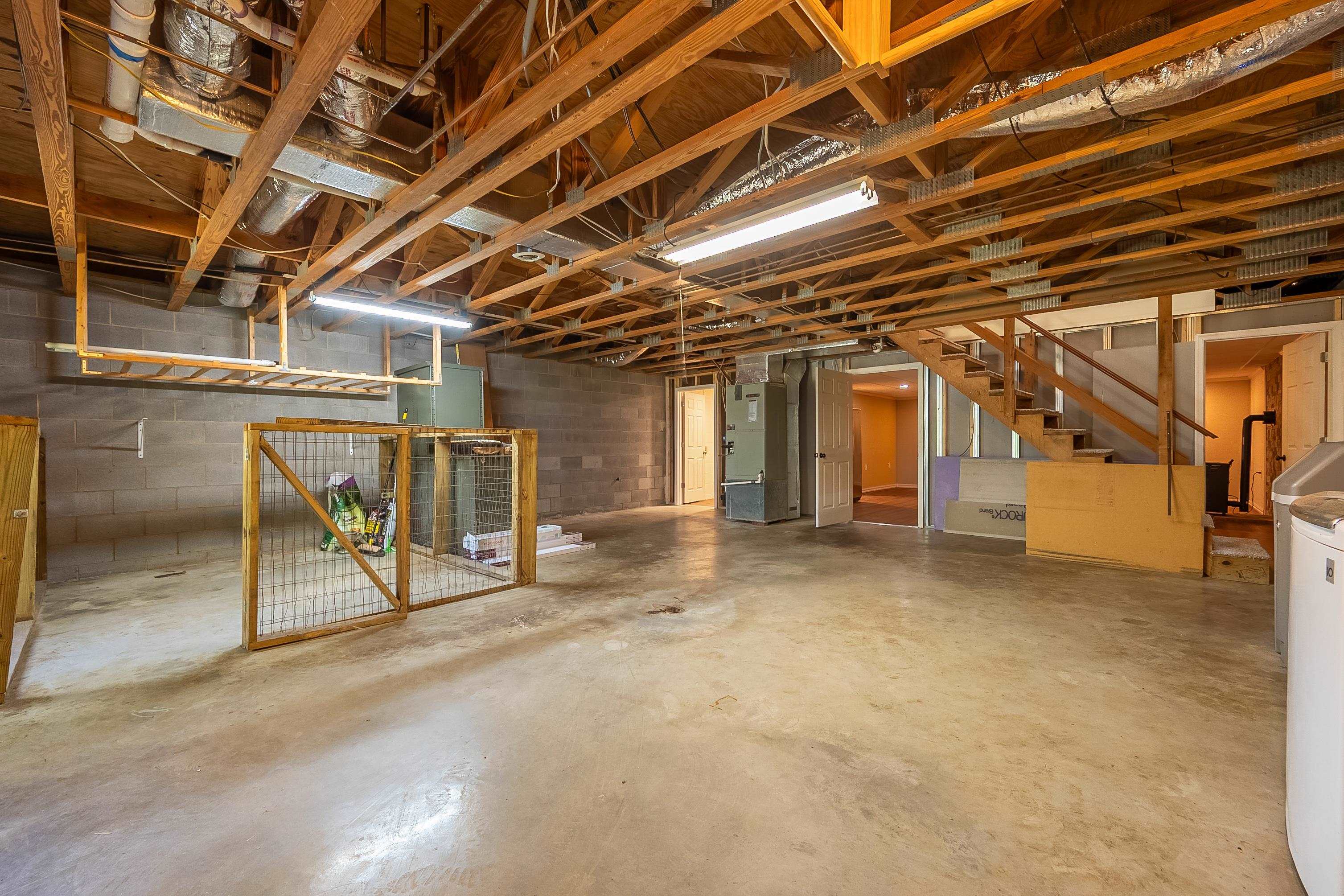 7501 James Way