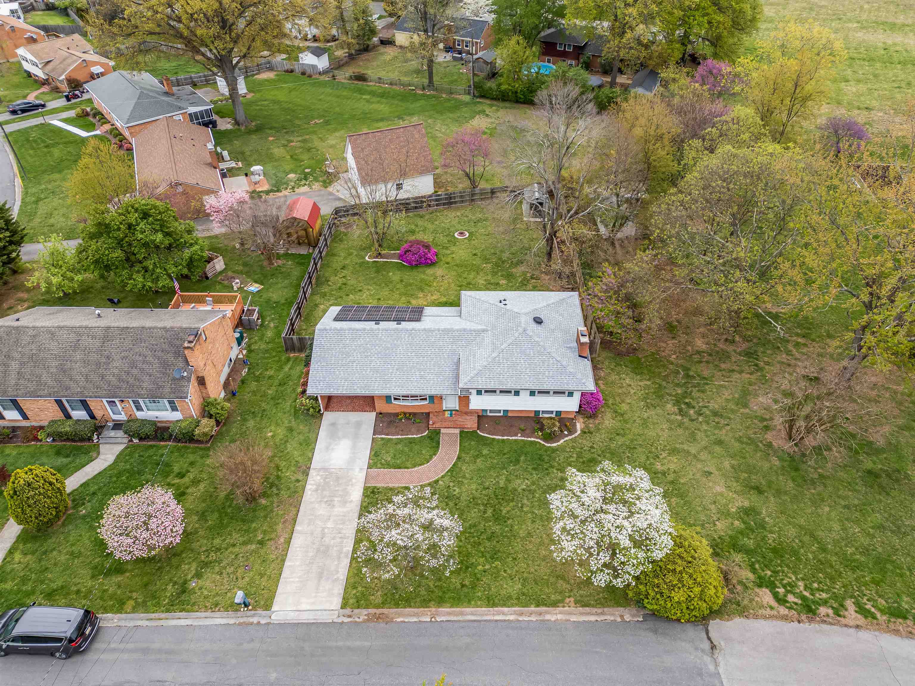 3516 Greencliff Road