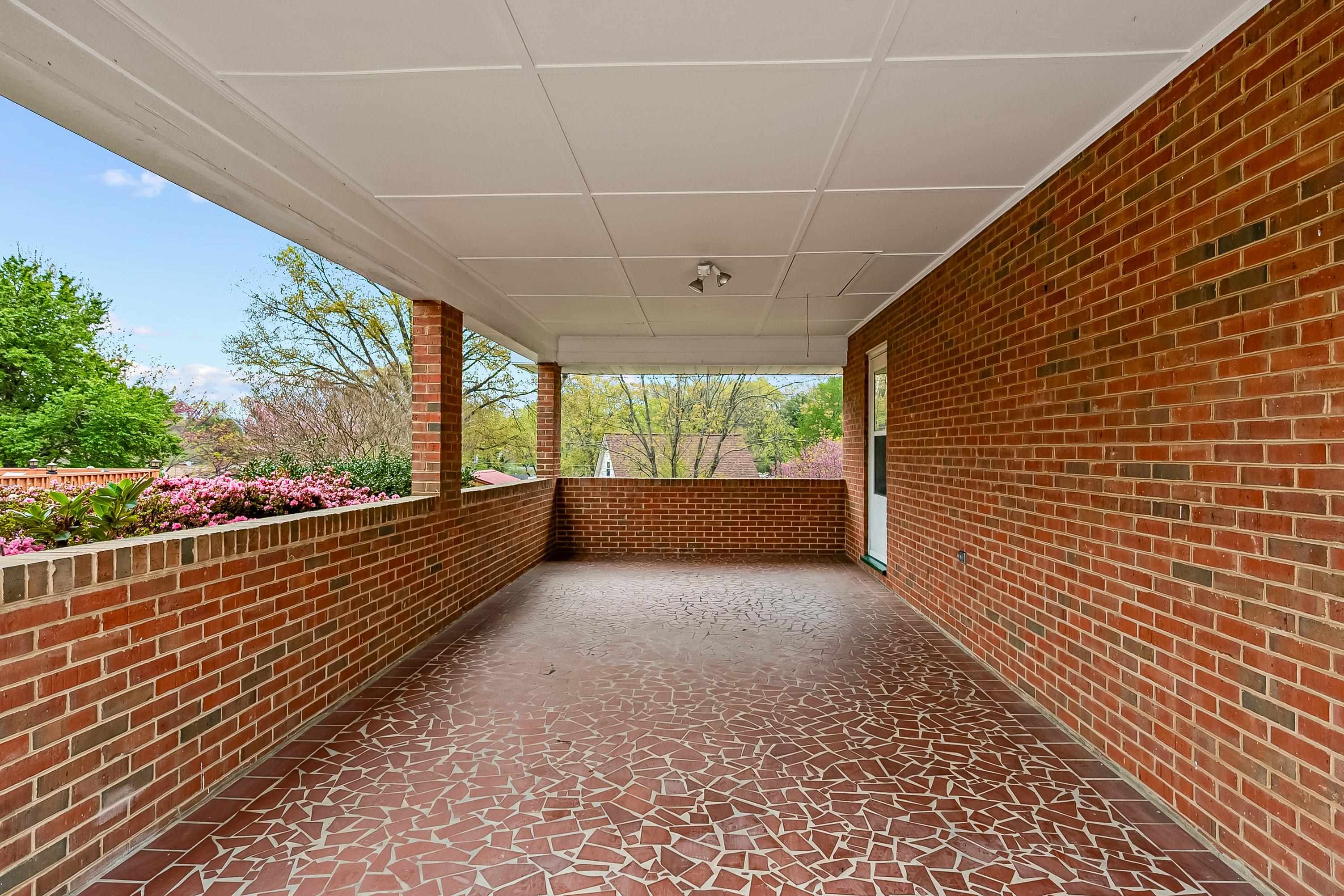 3516 Greencliff Road
