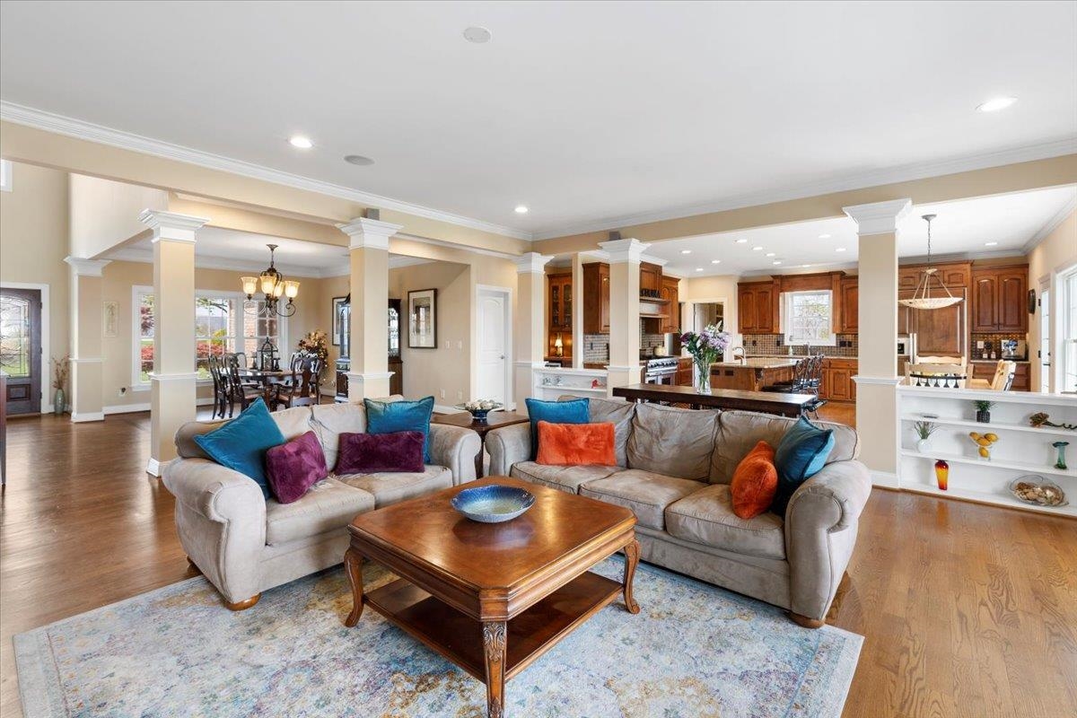 412 STERLING HEIGHTS Lane