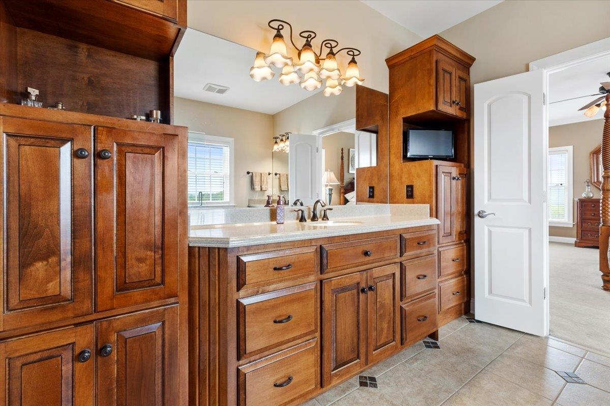 412 STERLING HEIGHTS Lane