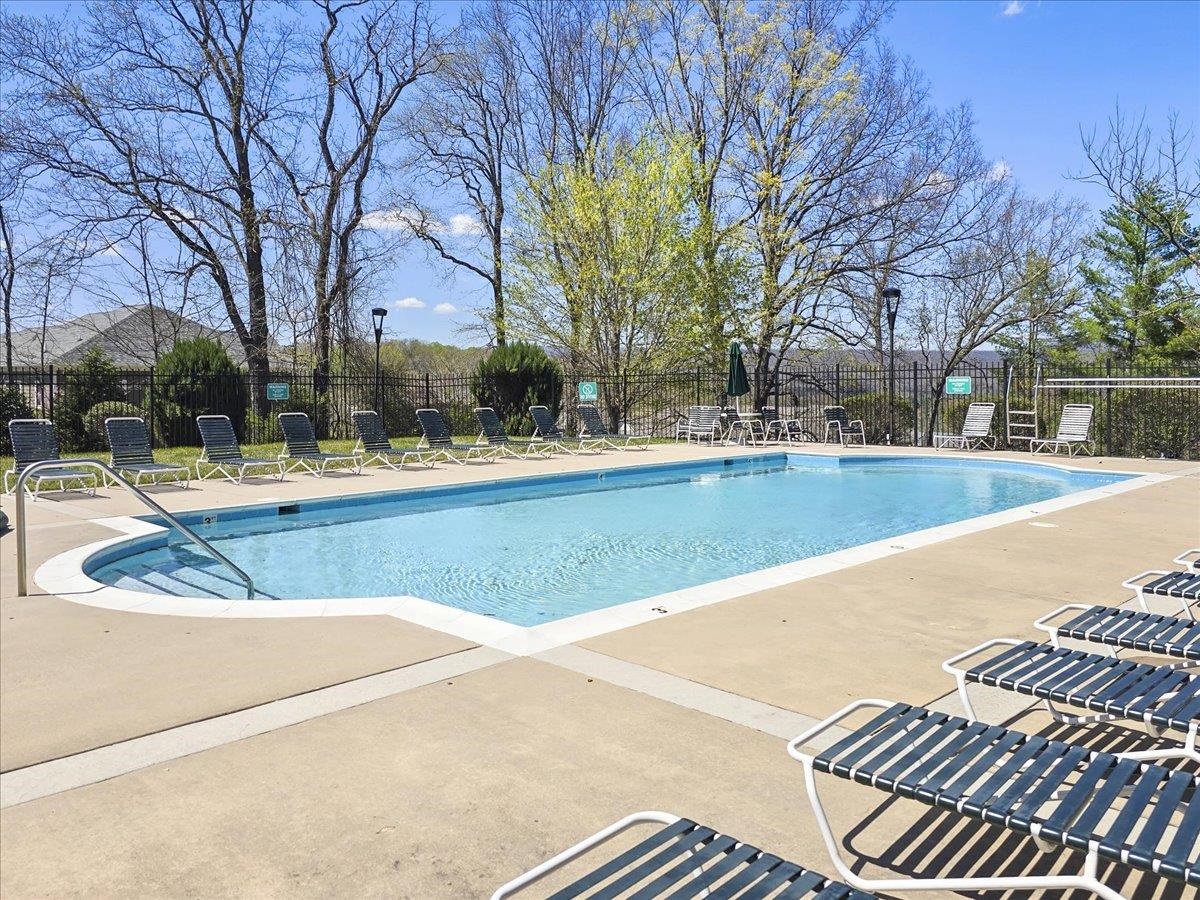 412 STERLING HEIGHTS Lane