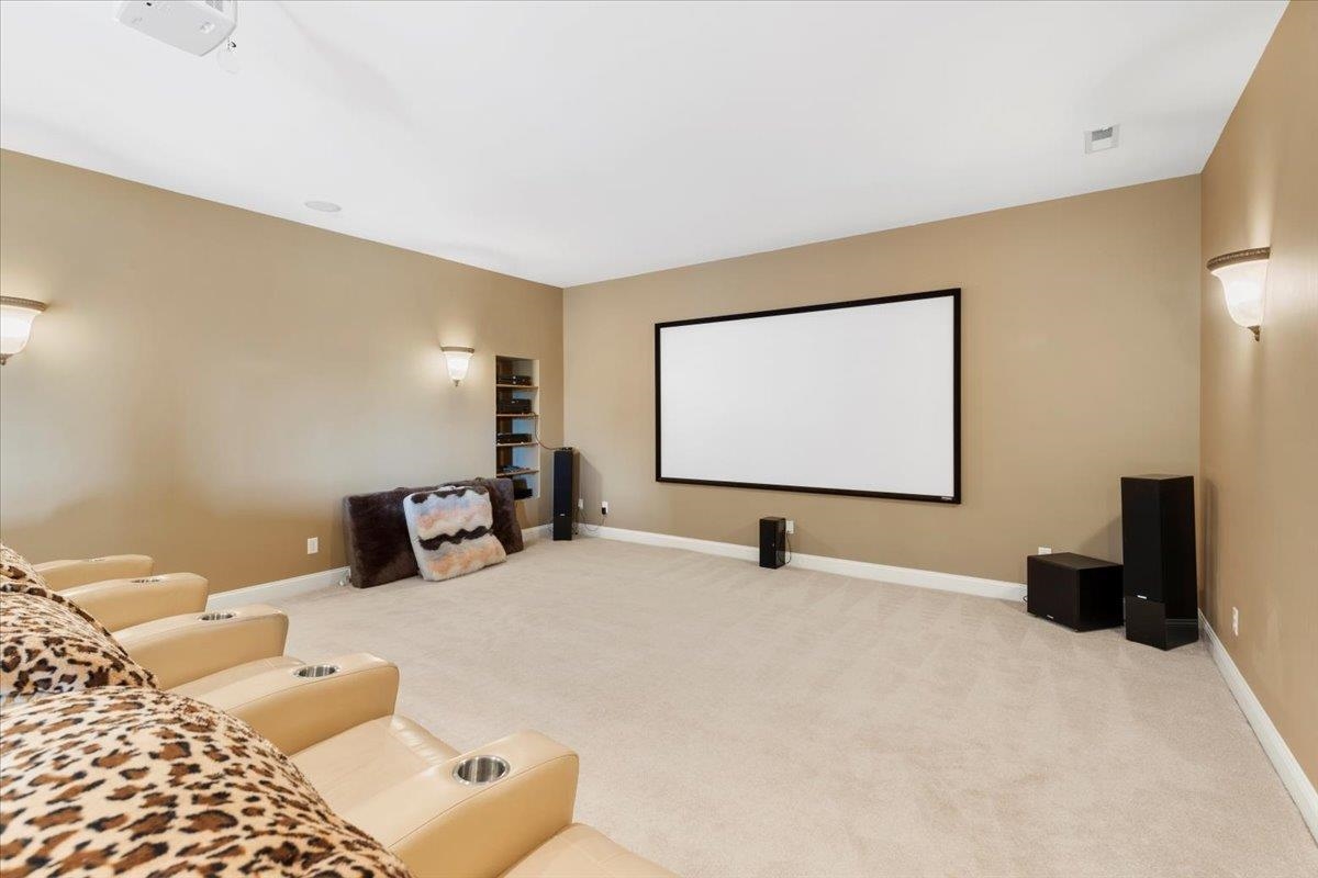 412 STERLING HEIGHTS Lane