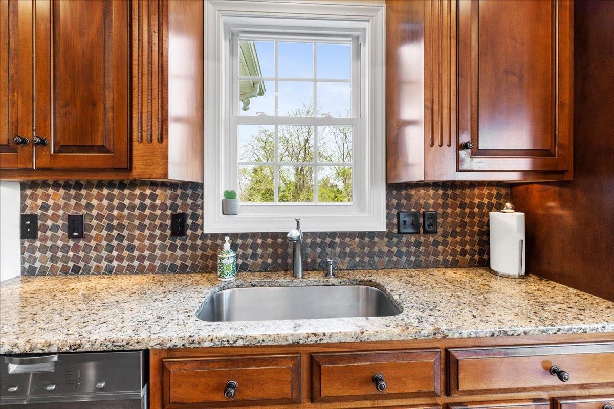 412 STERLING HEIGHTS Lane