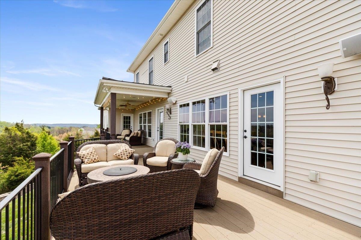 412 STERLING HEIGHTS Lane