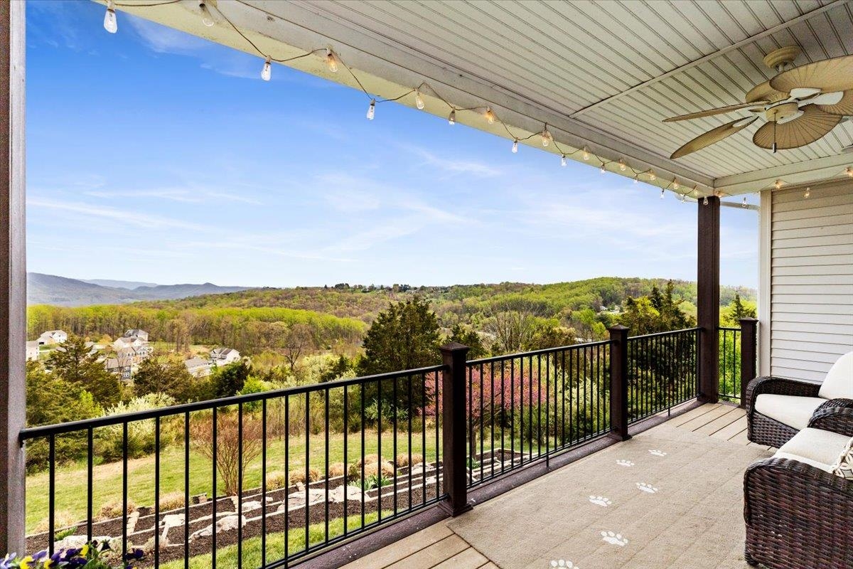 412 STERLING HEIGHTS Lane