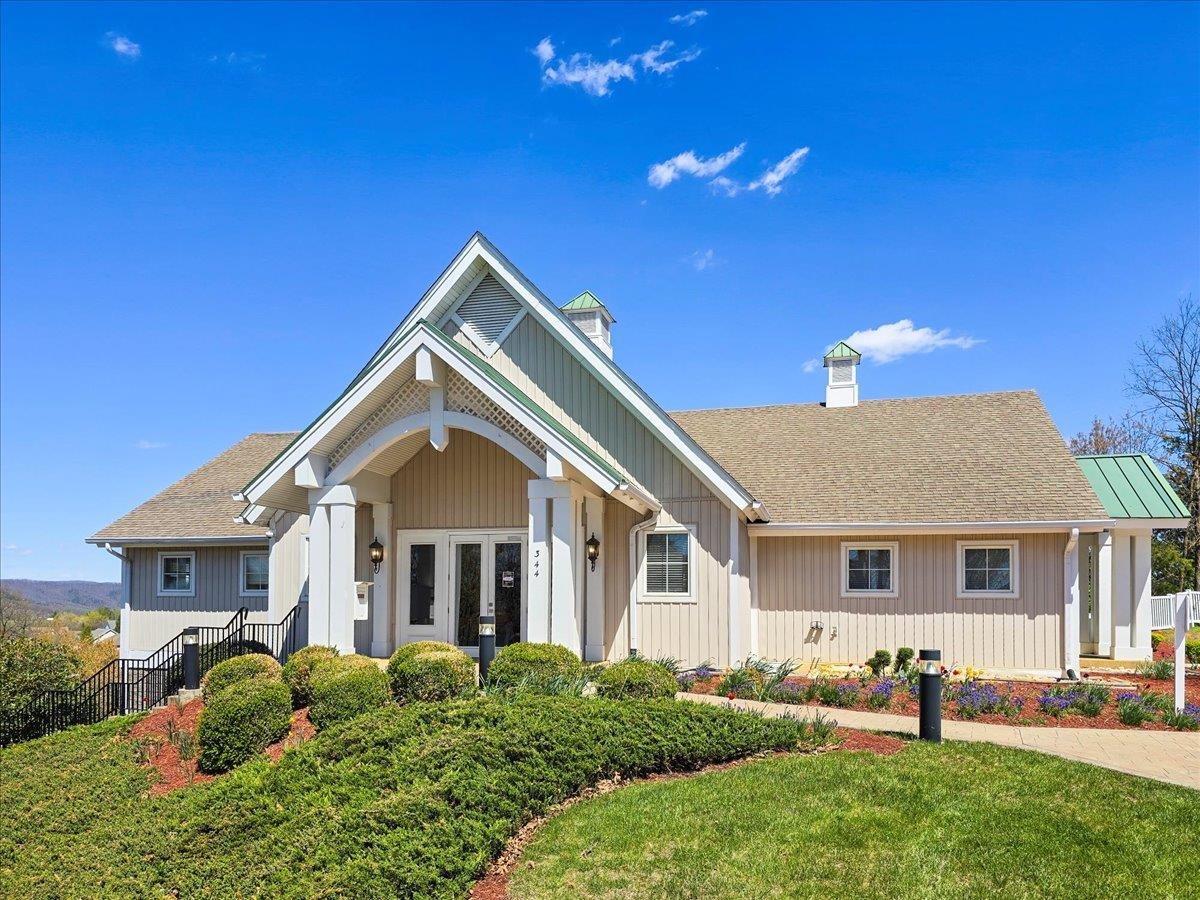 412 STERLING HEIGHTS Lane