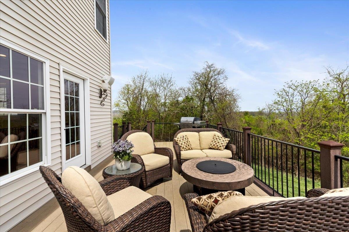 412 STERLING HEIGHTS Lane