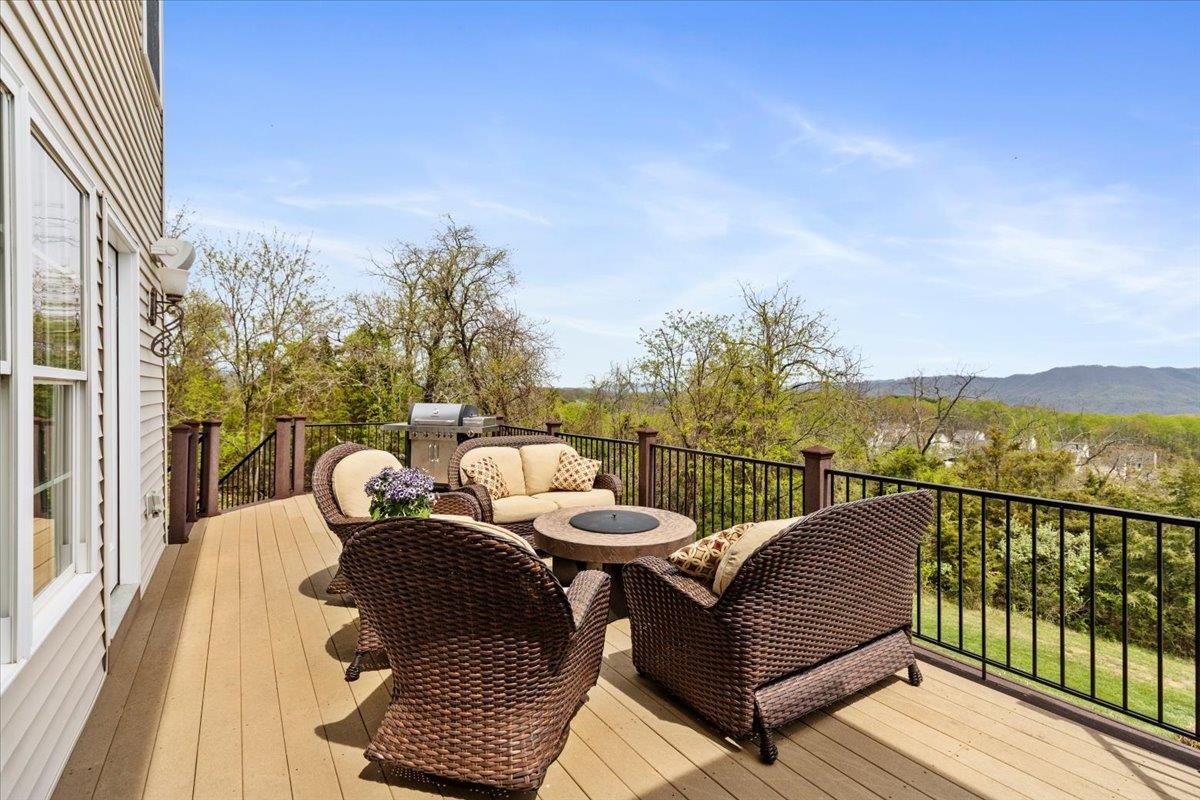 412 STERLING HEIGHTS Lane