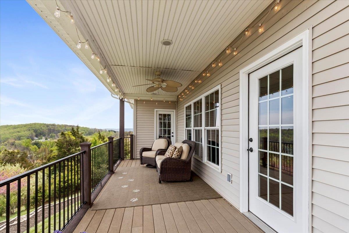 412 STERLING HEIGHTS Lane