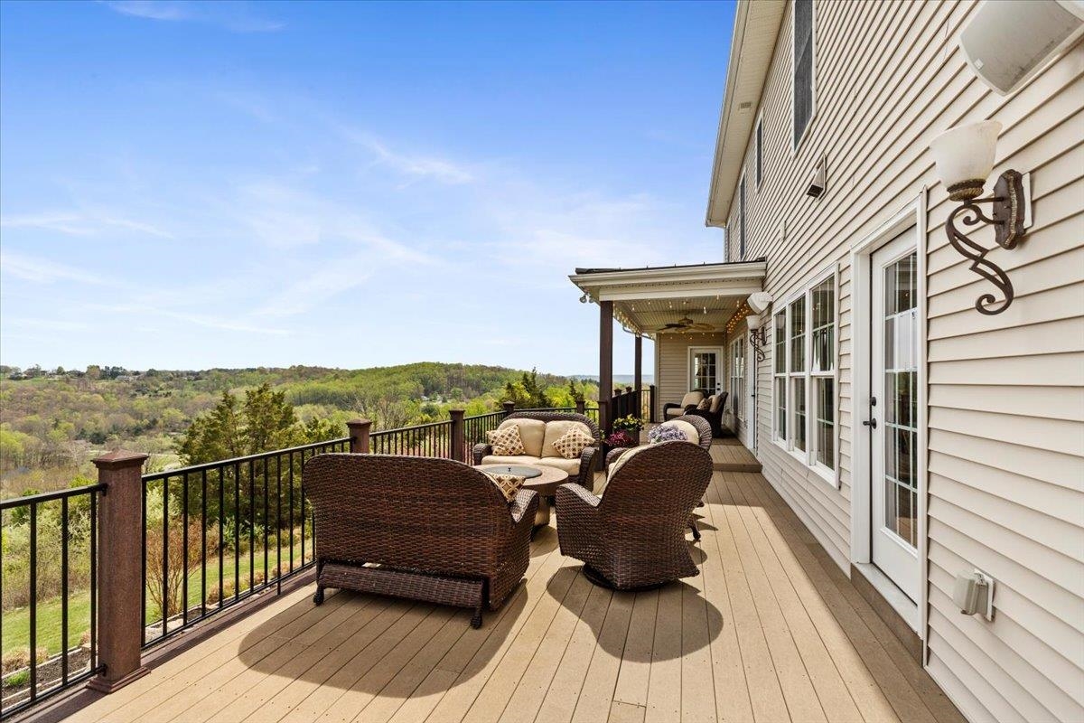 412 STERLING HEIGHTS Lane