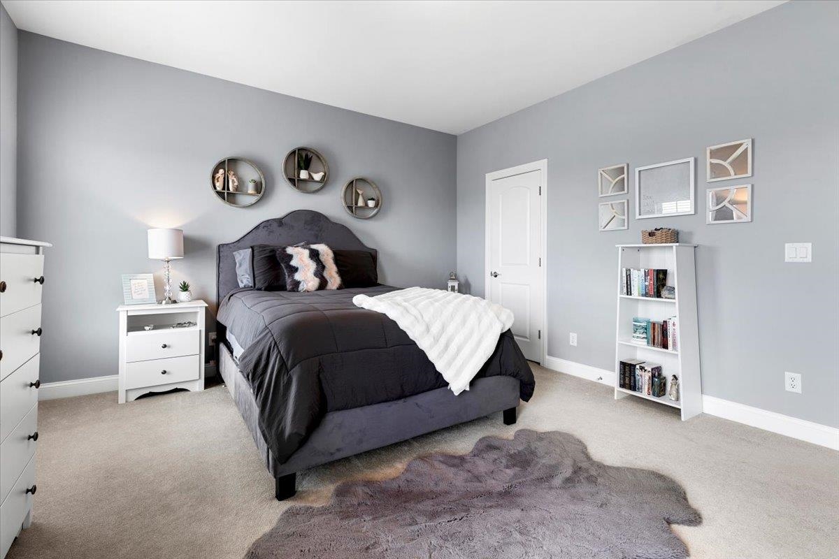 412 STERLING HEIGHTS Lane