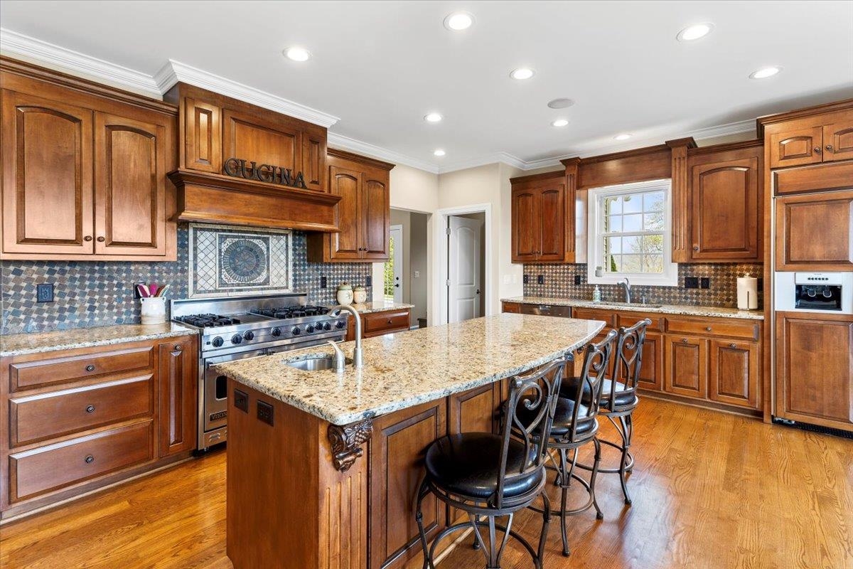 412 STERLING HEIGHTS Lane