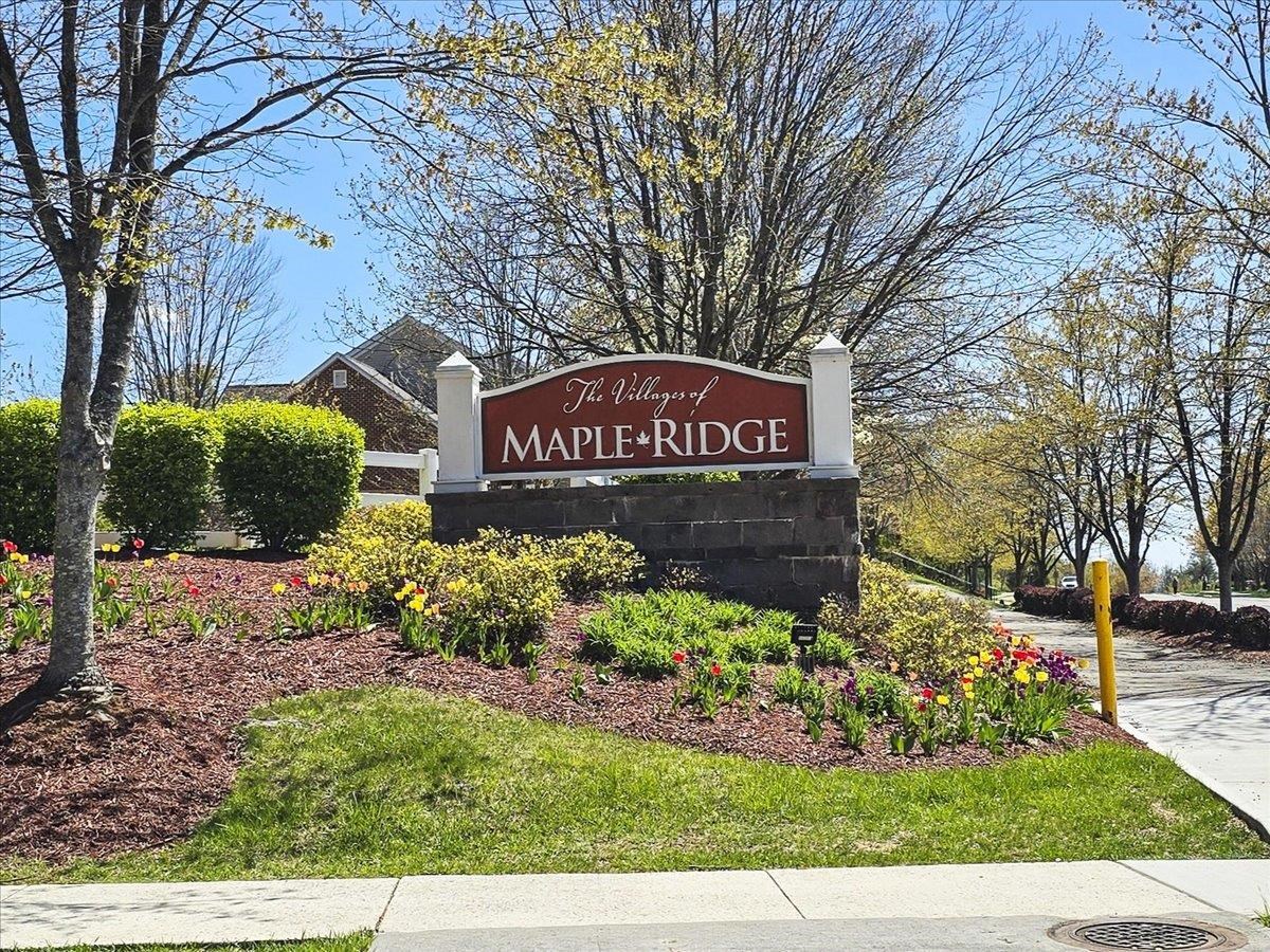 412 STERLING HEIGHTS Lane