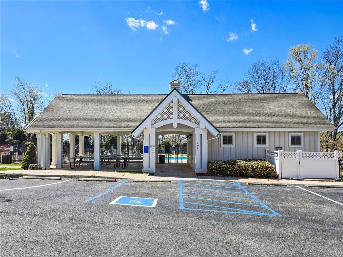 412 STERLING HEIGHTS Lane