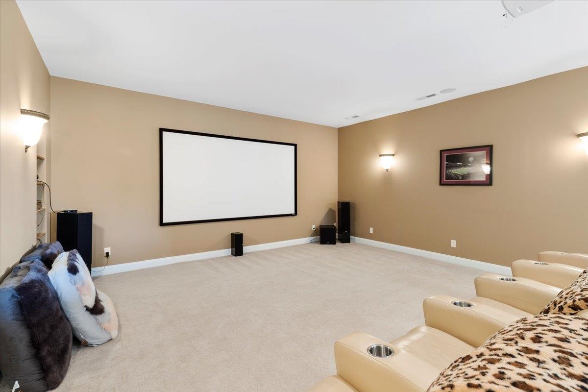 412 STERLING HEIGHTS Lane