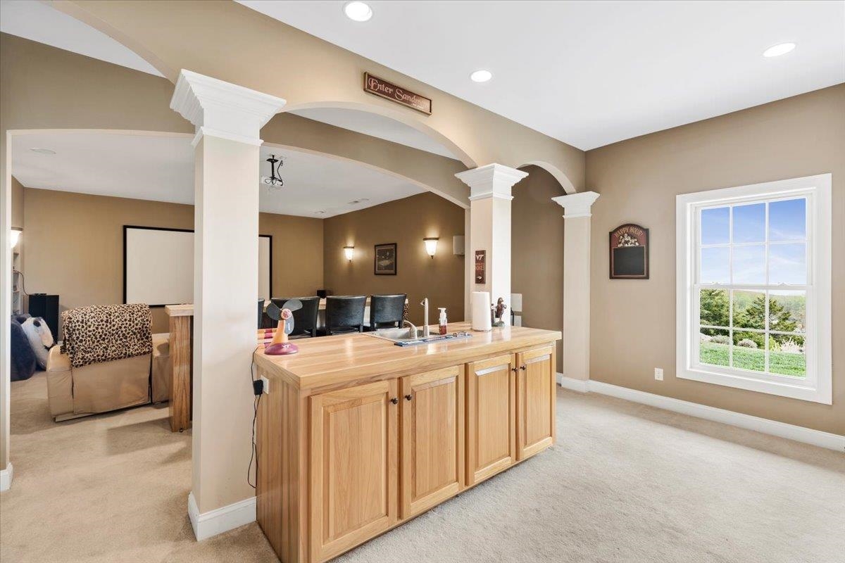 412 STERLING HEIGHTS Lane