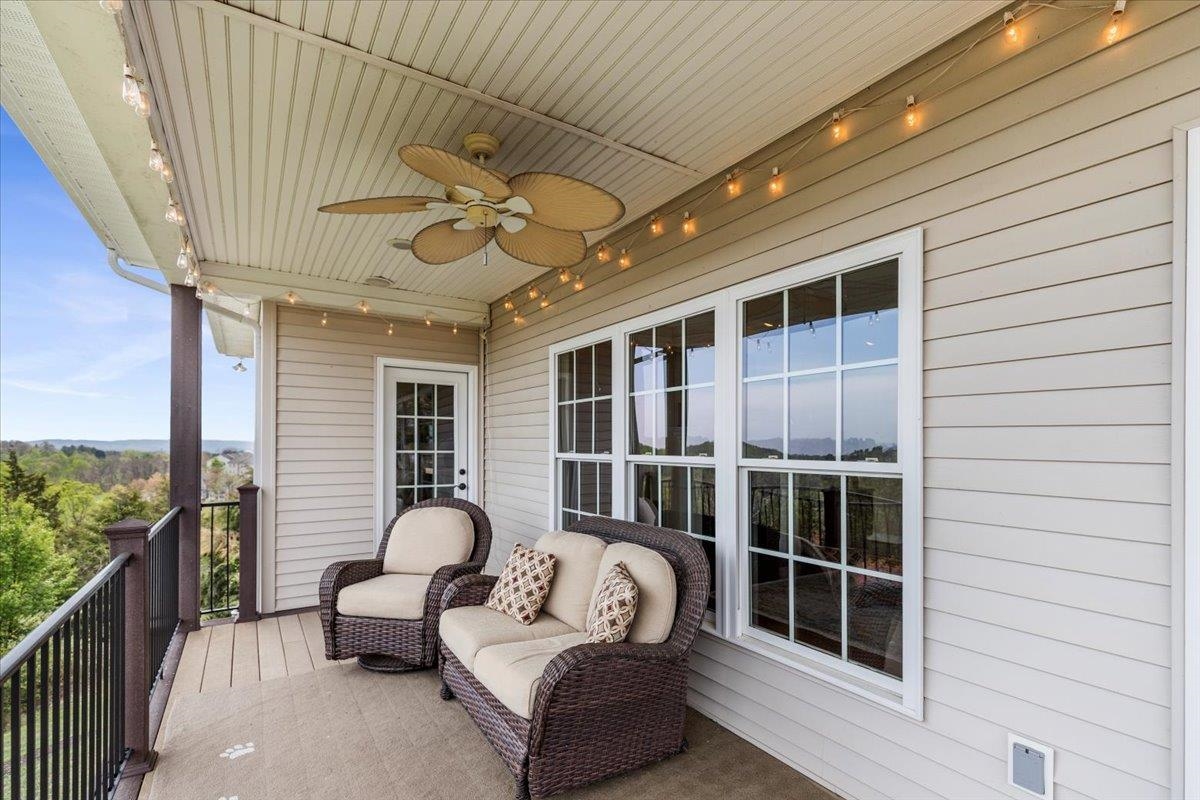 412 STERLING HEIGHTS Lane