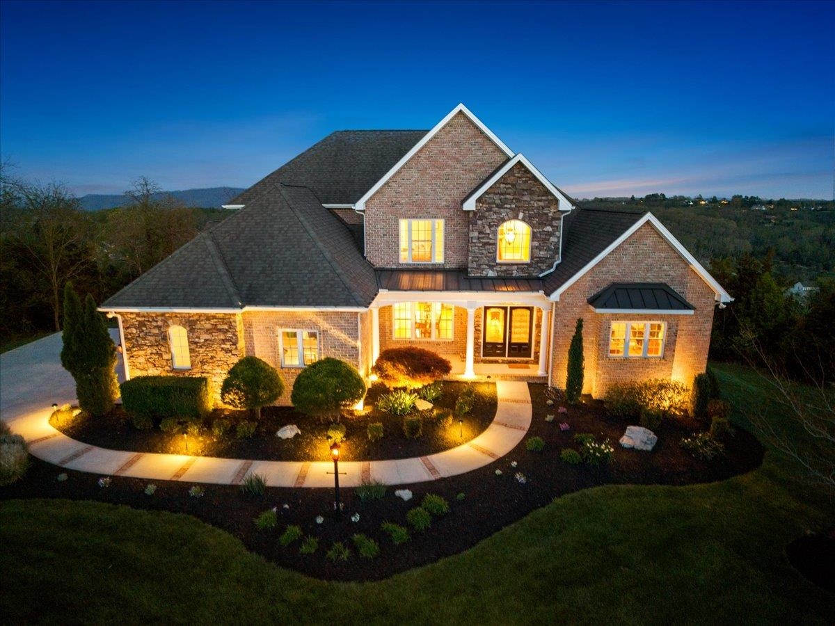 412 STERLING HEIGHTS Lane