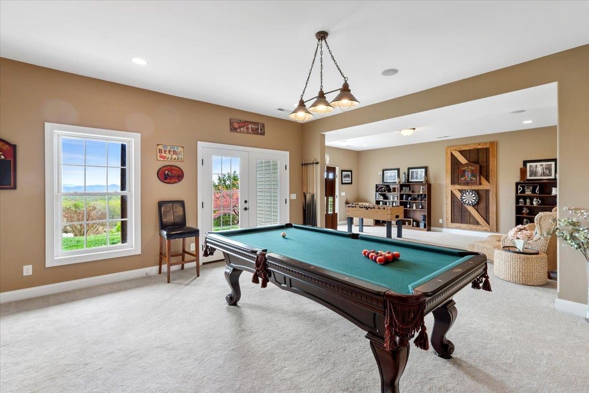 412 STERLING HEIGHTS Lane