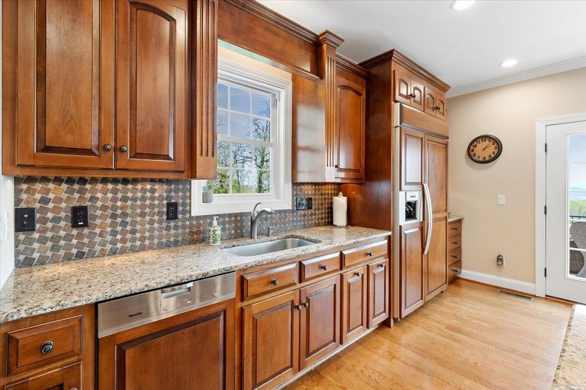 412 STERLING HEIGHTS Lane