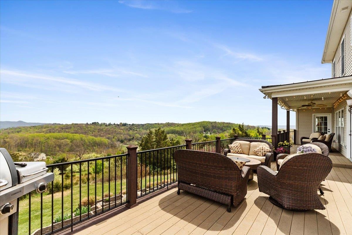 412 STERLING HEIGHTS Lane