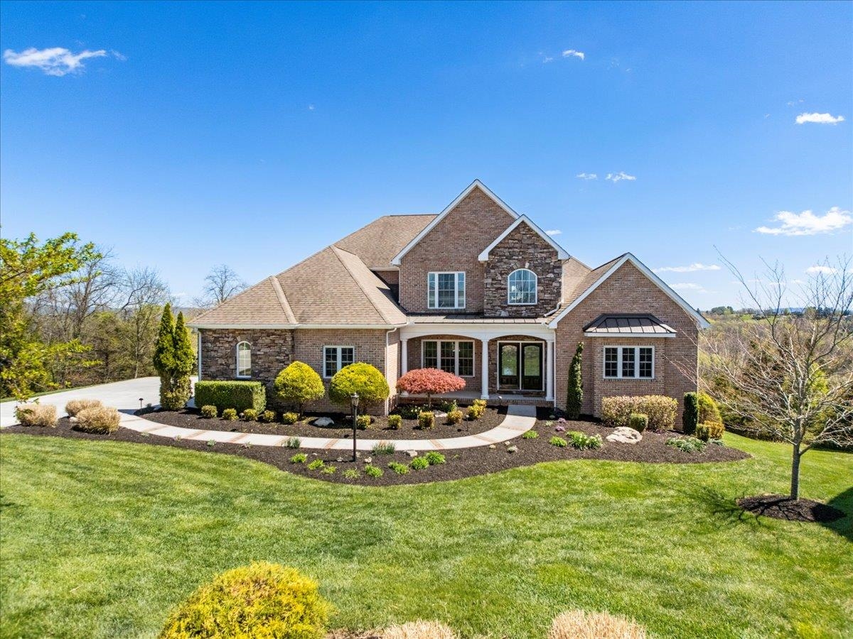 412 STERLING HEIGHTS Lane