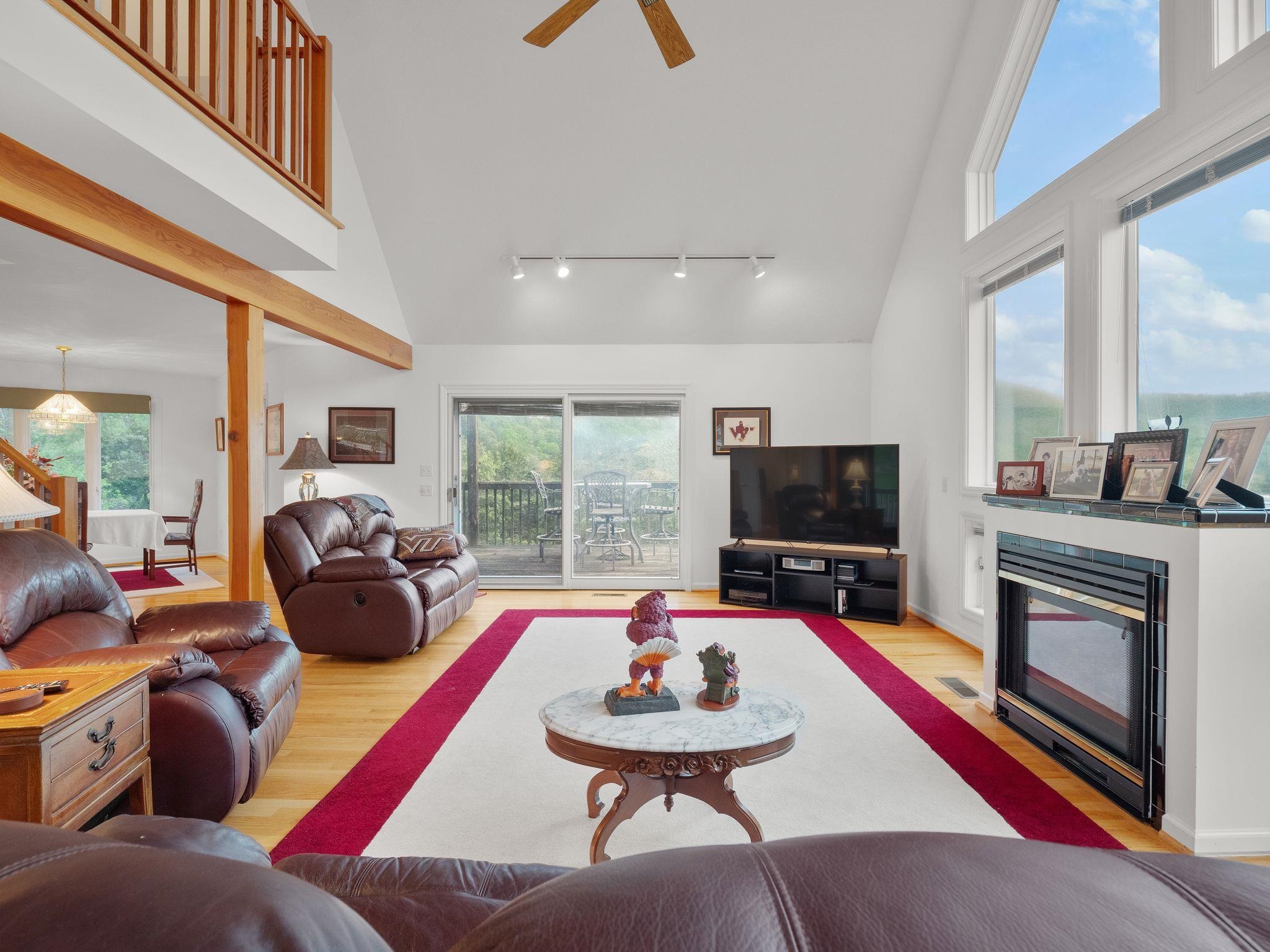 1850 MOUNTAINSIDE Drive