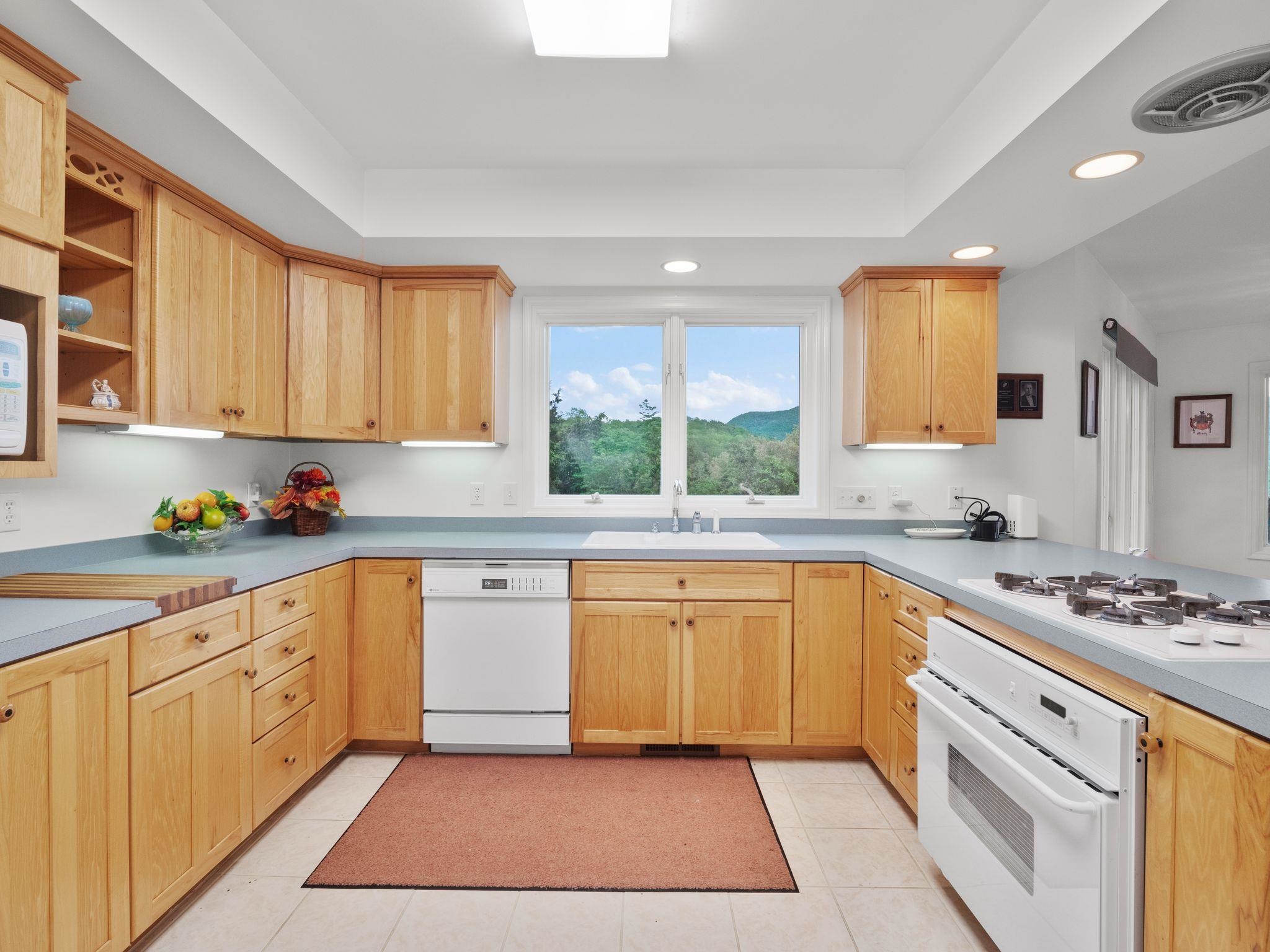 1850 MOUNTAINSIDE Drive